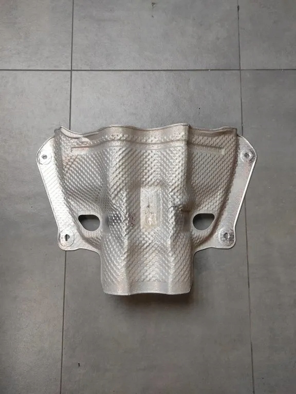 Audi A5 8t Blende Abdeckung termiczna rury 8K0521443C
