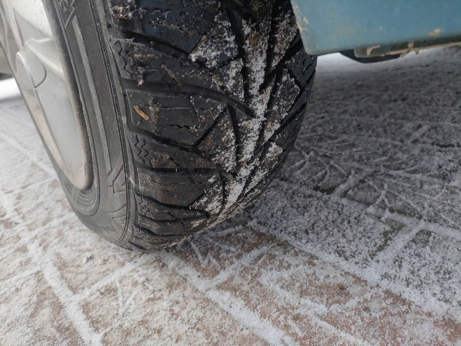 tyres + wheels 175/65 R14 2016r 4x100 60,1 RENAULT