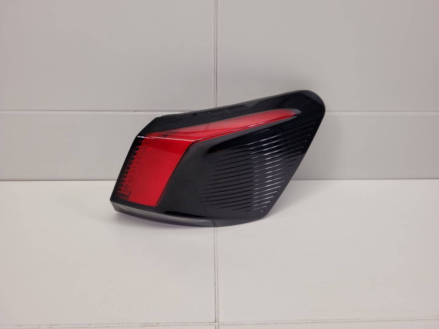 light rear right side Peugeot 3008 2 2019 9810477080