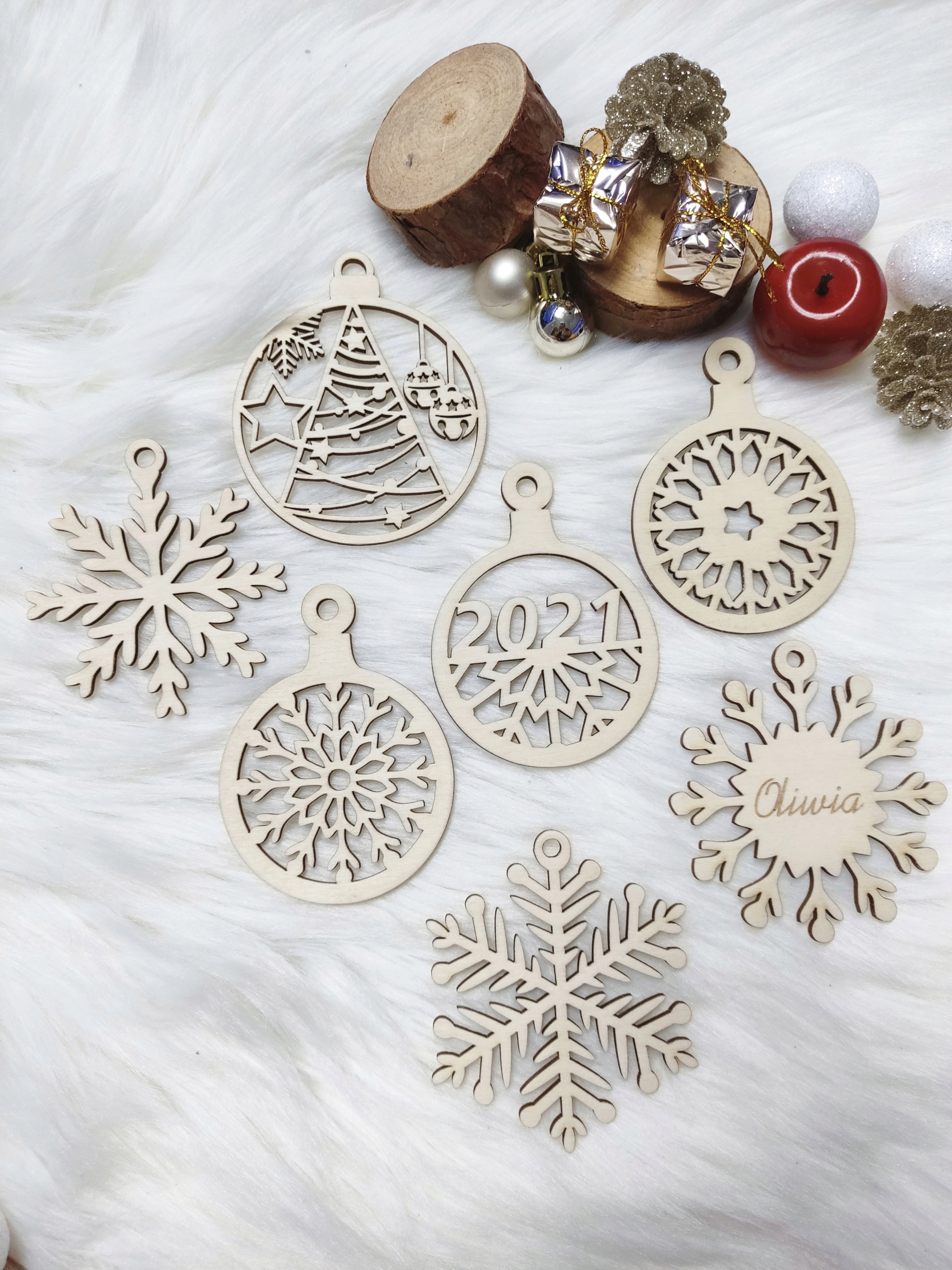 DREWNIANA BOMBKA OZDOBA NA CHOINKĘ SKLEJKA Motyw bombka