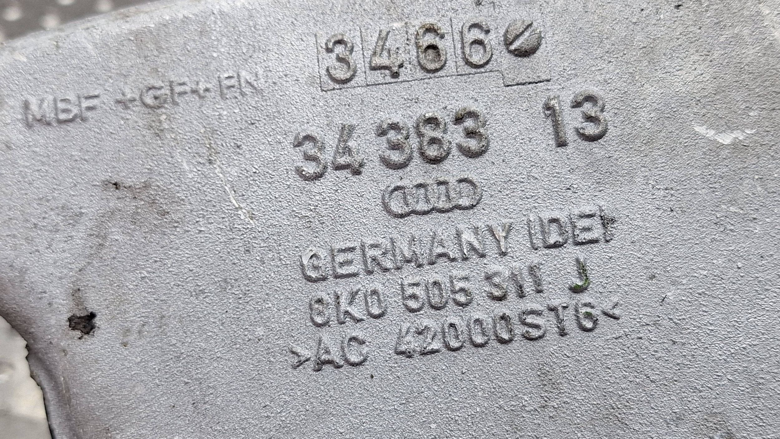 Querlenker Achsträgers links heck 8K0505311J AUDI A4 B8 A5 8T Original