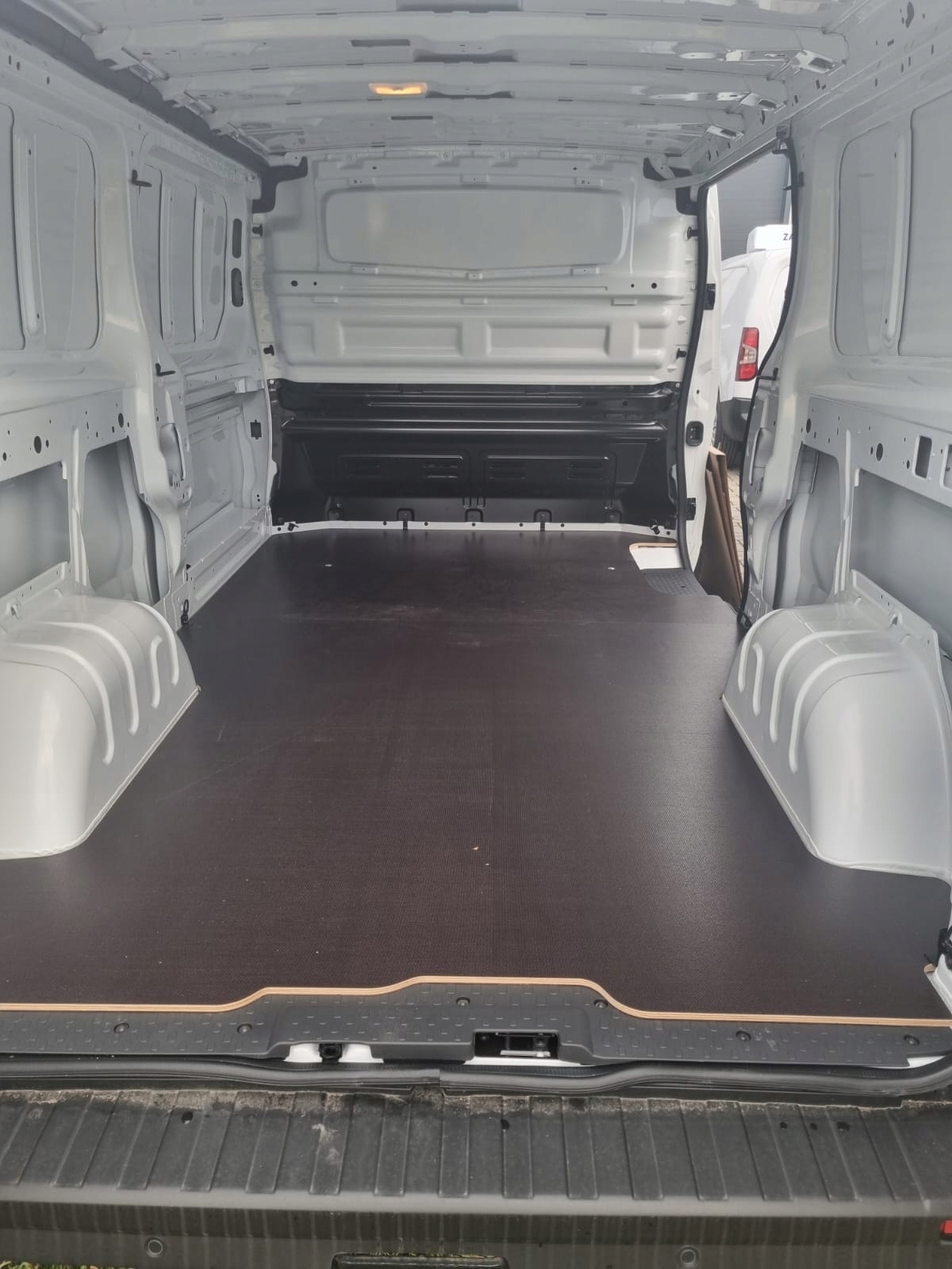 RENAULT TRAFIC,PRIMASTAR,VIVARO PODŁOGA PRZESTRZENI ŁADUNKOWEJ PAKI L2