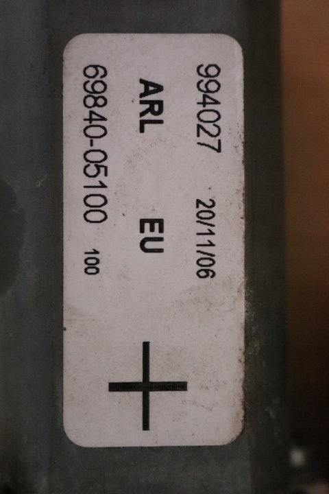 MECHANIZM PODNOSZENIA SZYBY LEWY TYŁ TOYOTA AVENSIS T25 KOMBI 2006R. Typ samochodu Samochody osobowe