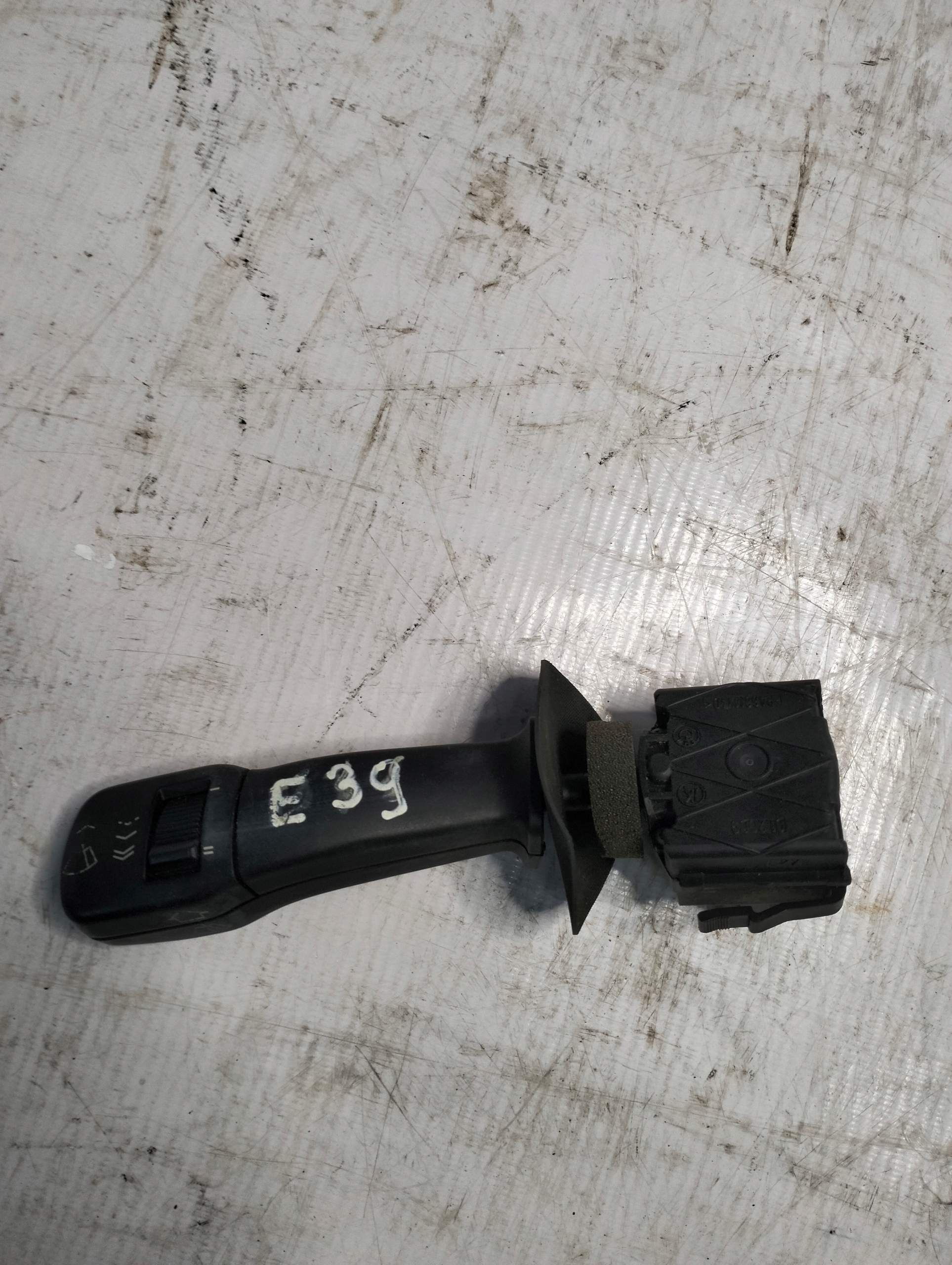 Manetka Wischer BMW E39 8352013