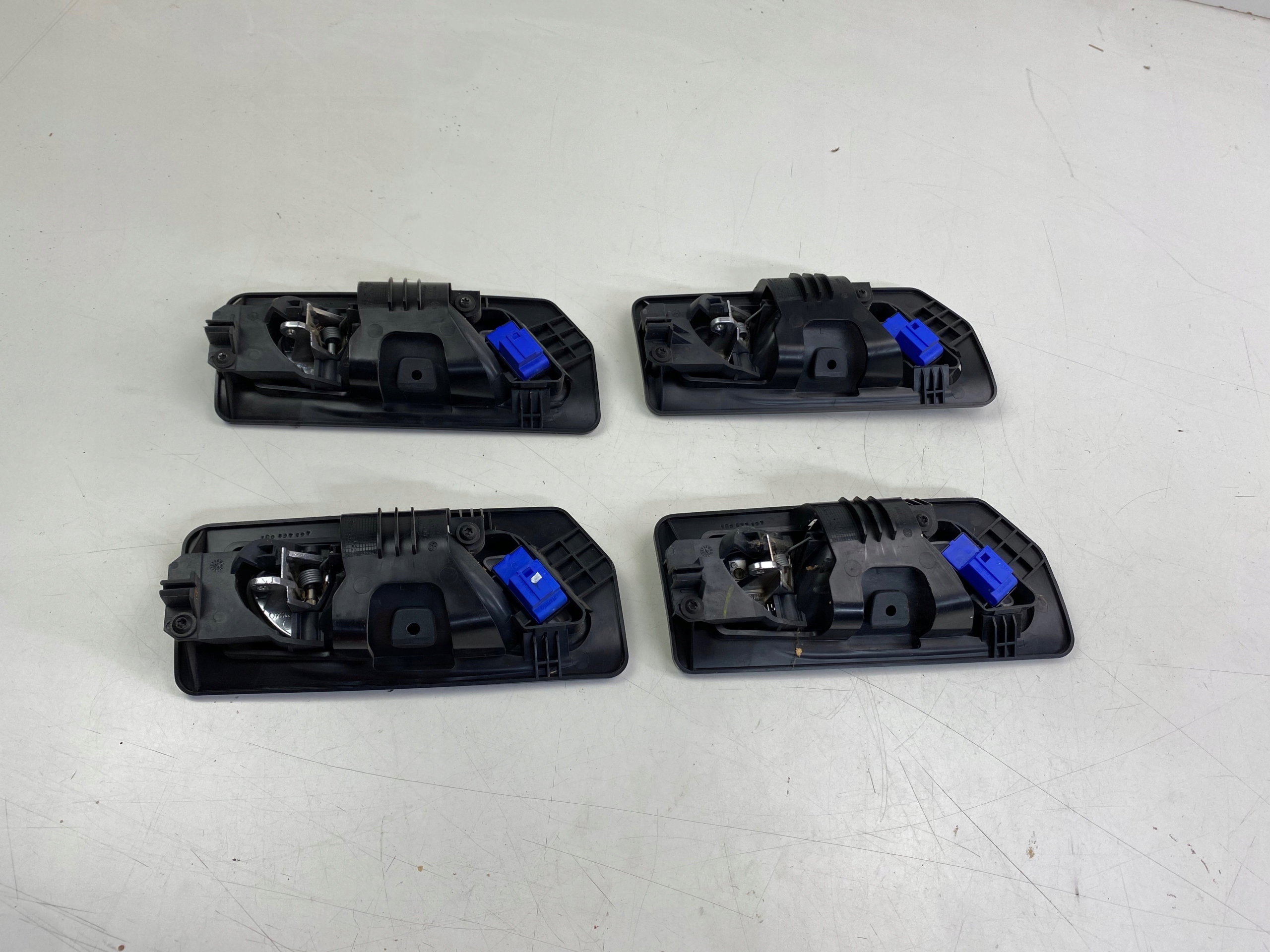 vw SCIROCCO ручка двери внутренняя P0112395