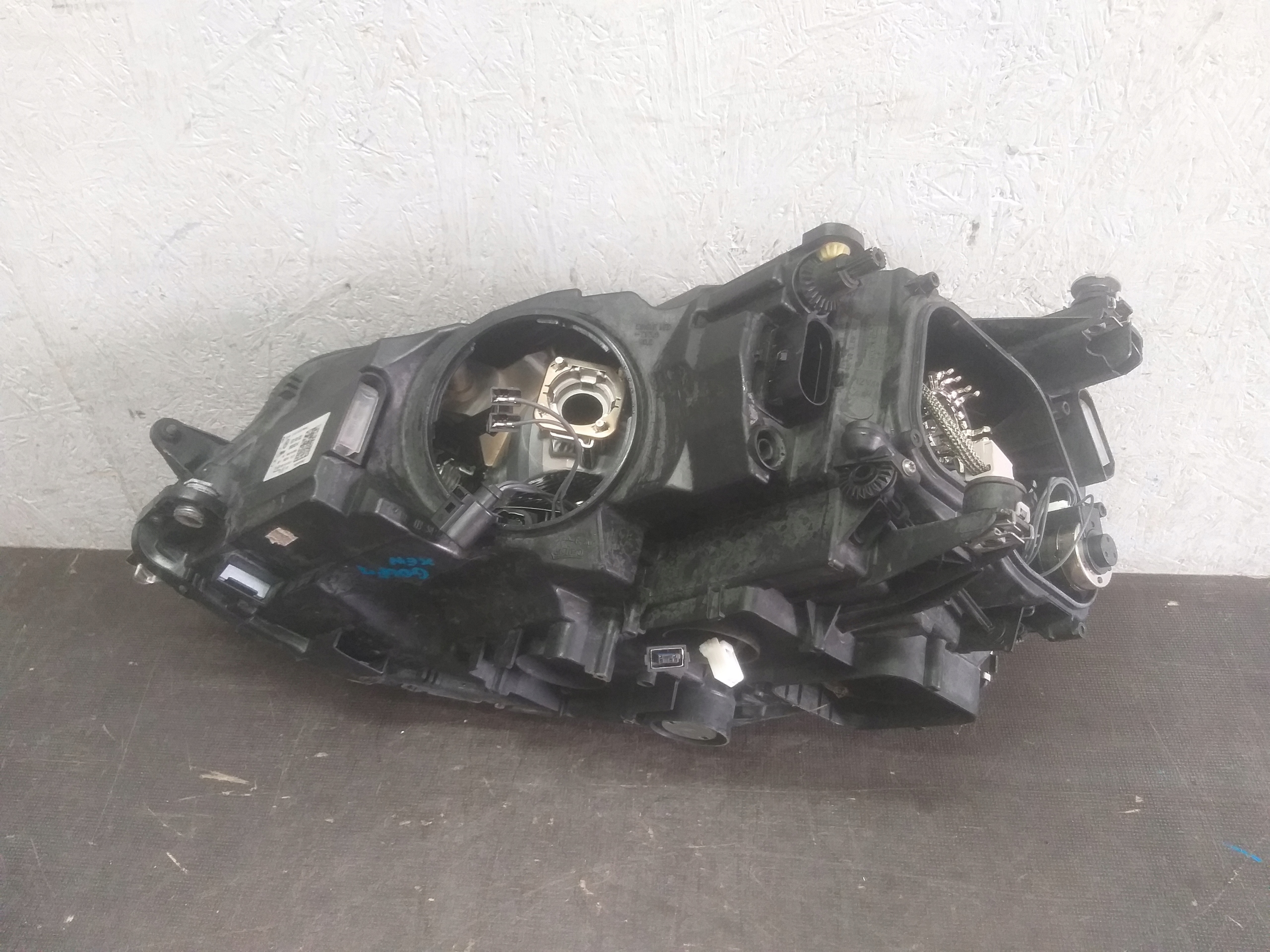 LAMPA PRZÓD PRAWA VW GOLF VII 7 XENON 5G1941032 Strona zabudowy prawa