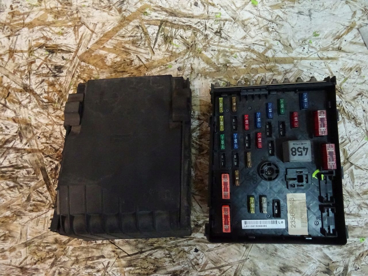 vw PASSAT B6 блок предохранителей 3C0937125