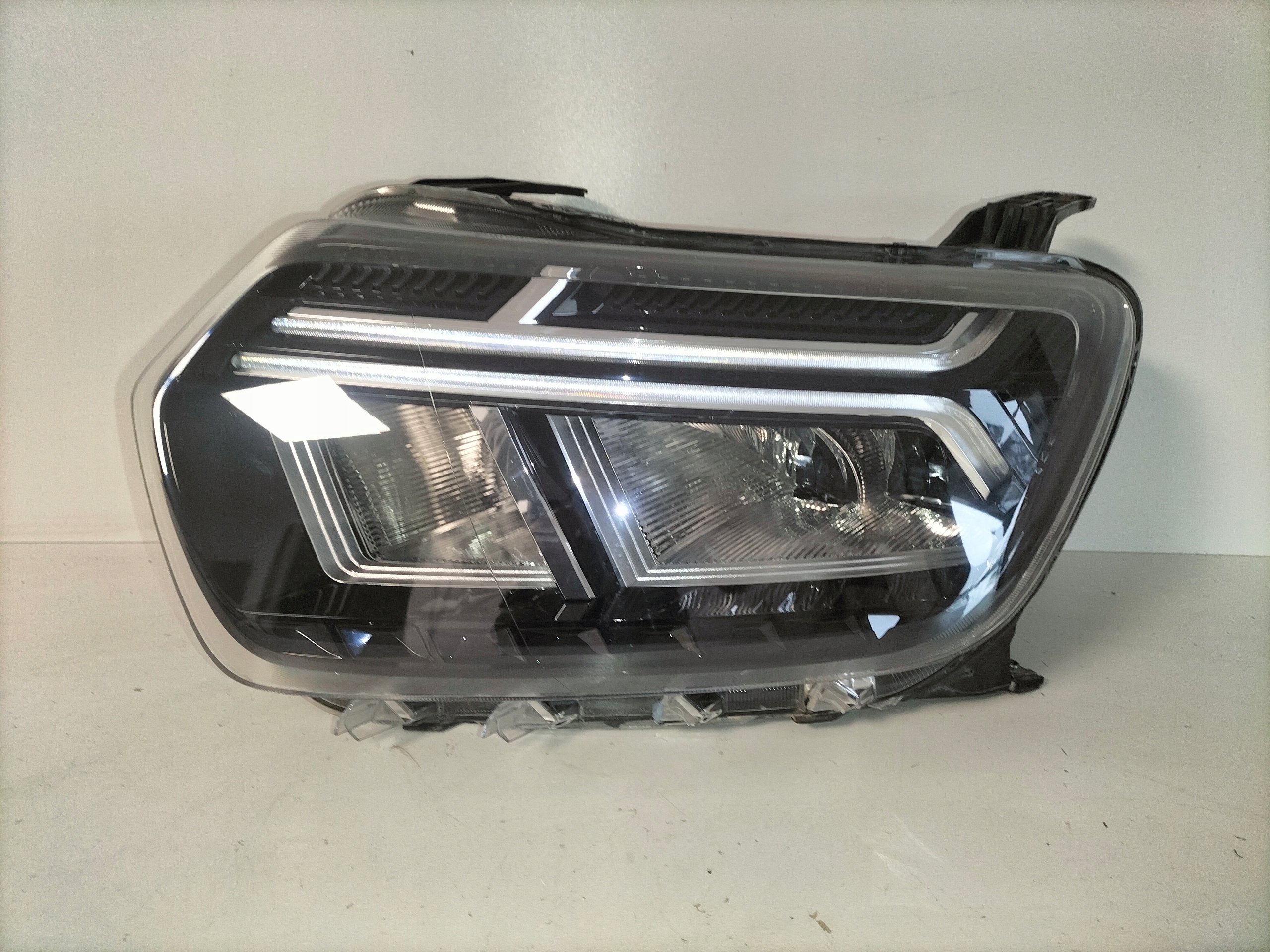 light front reflektor left DACIA DUSTER II LIFT 21- LED+H1