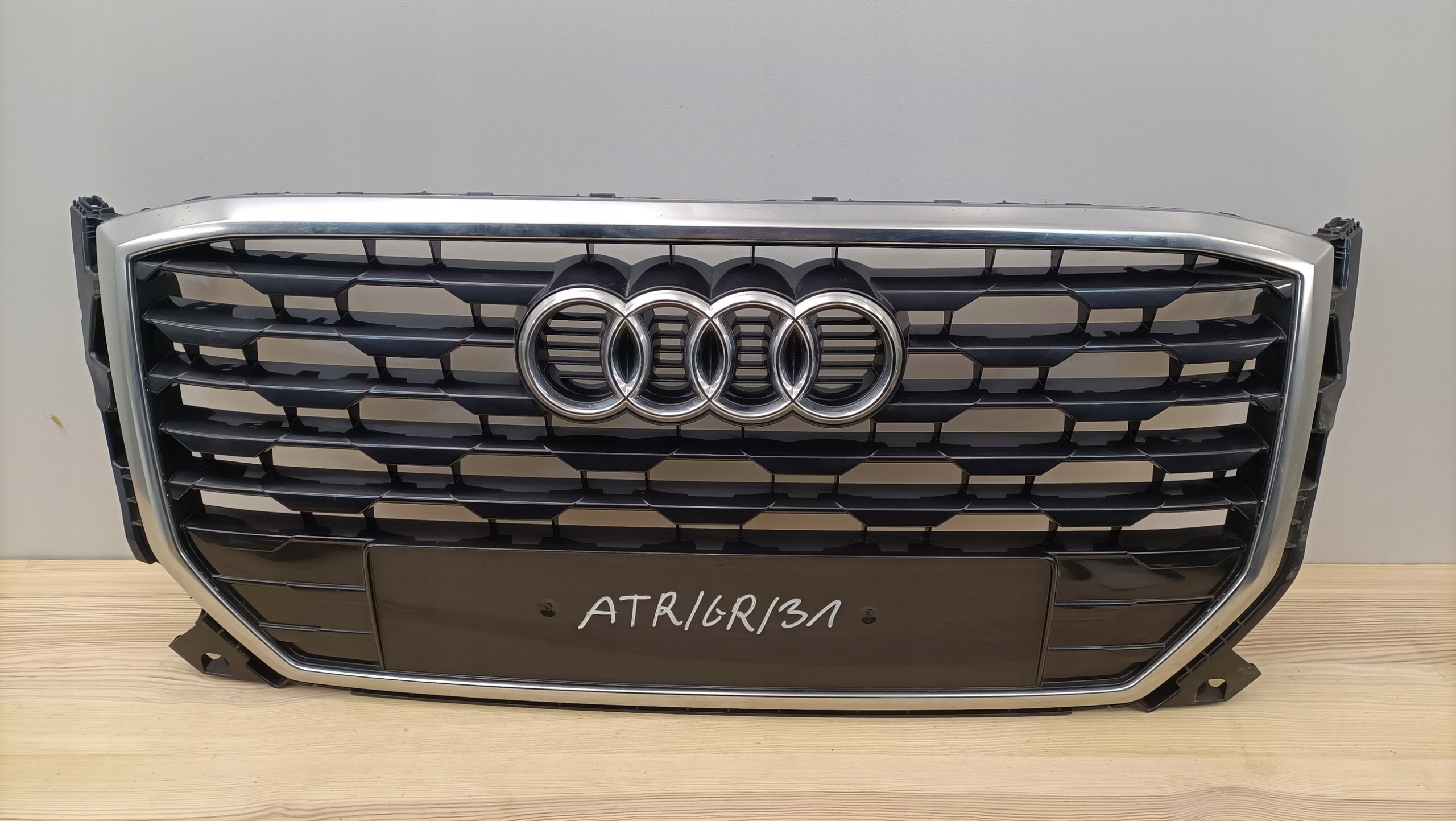 Audi Q2 Kühlergrill FRONTGRILL Kühlergitter 81A8536510G - Thumbnail 1