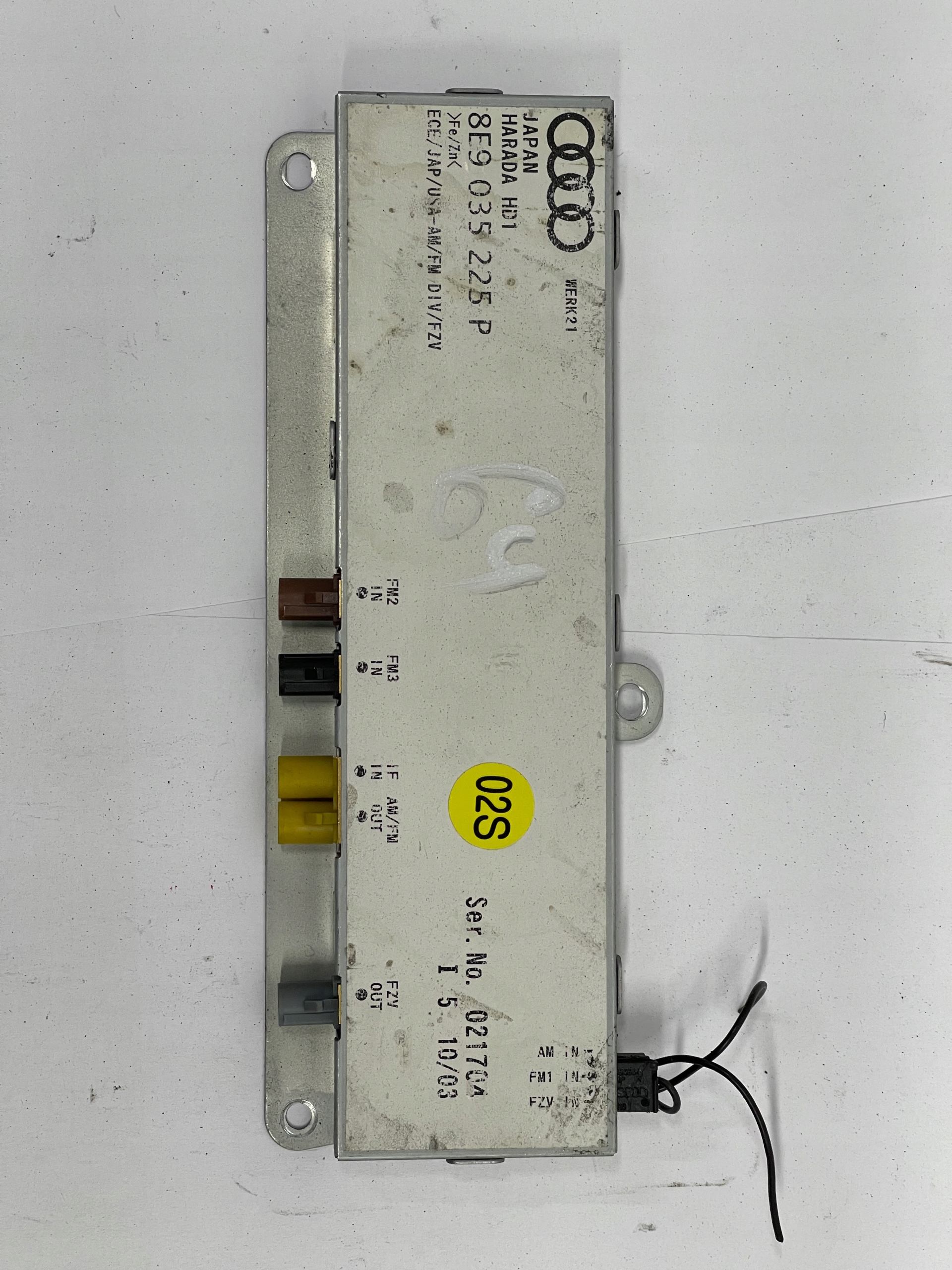 antenna amplifier AUDI A4 B7 8E9035225P