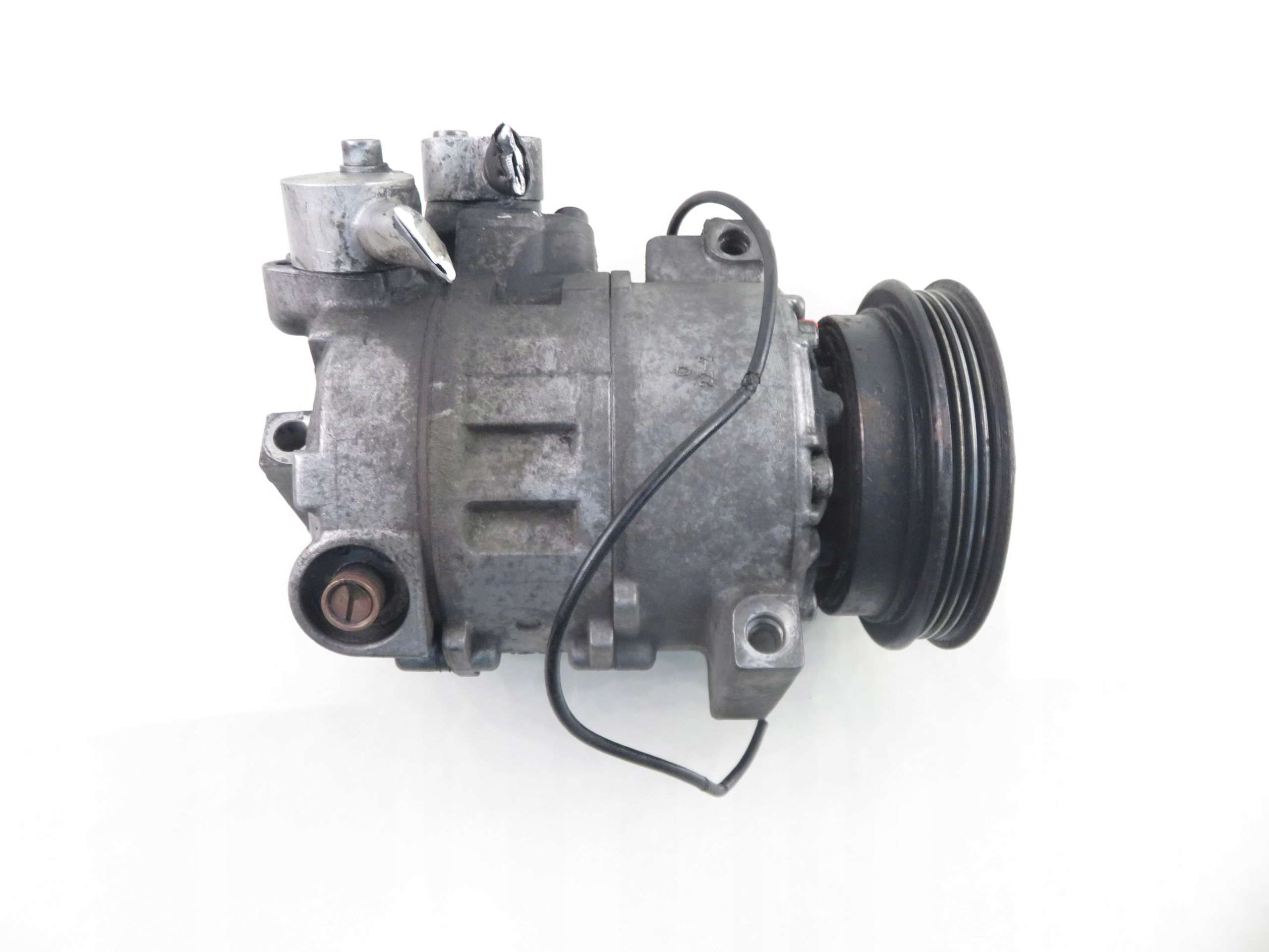 компрессор кондиционера M1076427