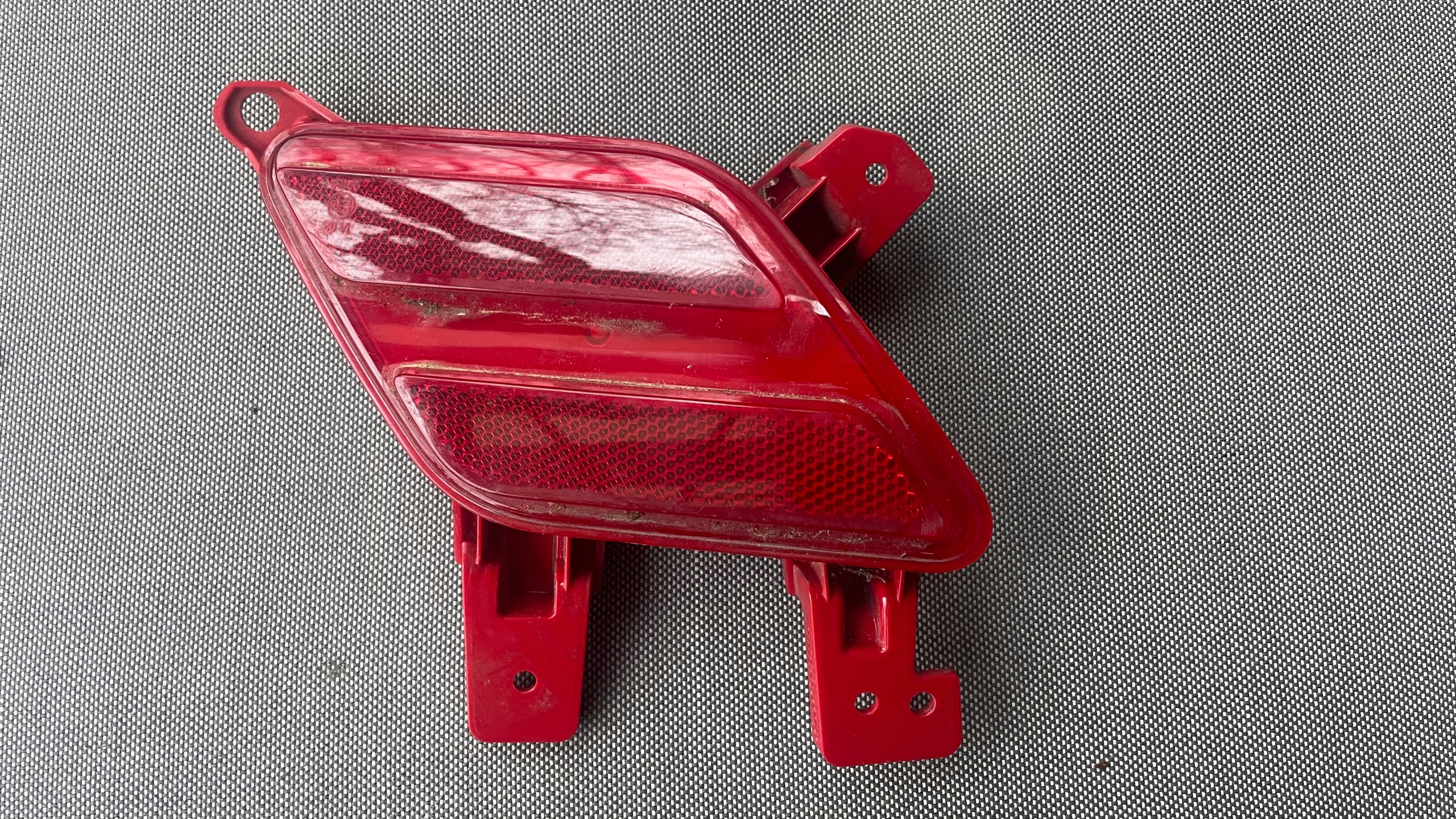 92406-J725 - ЗАДНІЙ ПРАВИЙ БАМПЕР ВІДБИВАЧ ЛАМПИ KIA PRO CEED GT