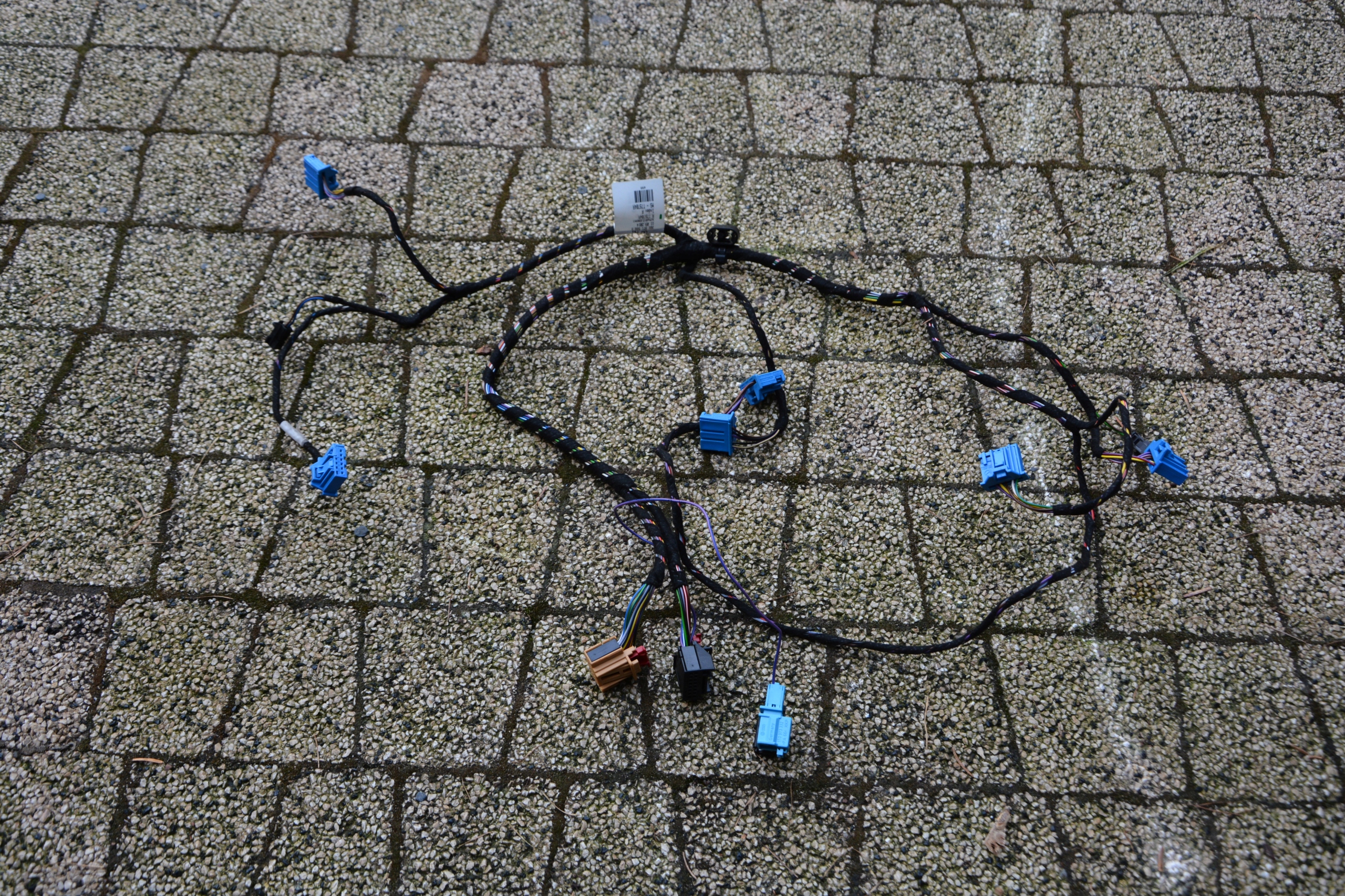 WIĄZKA NAGRZEWNICY VW PASSAT B8 5Q1971566F Producent części Volkswagen OE