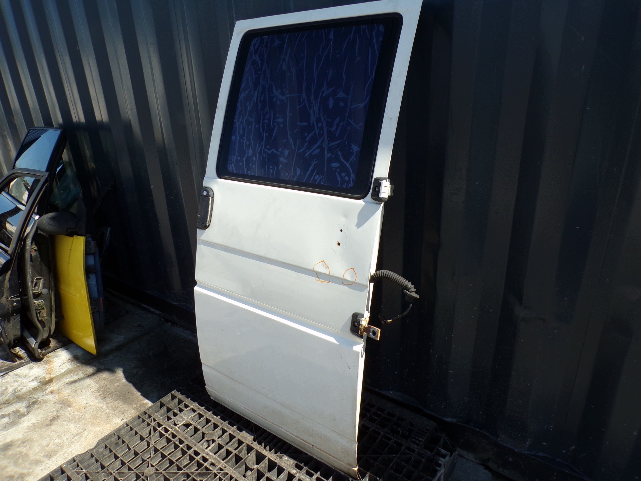 door left rear. VOLKSWAGEN T4 DOKA (2) (R1)
