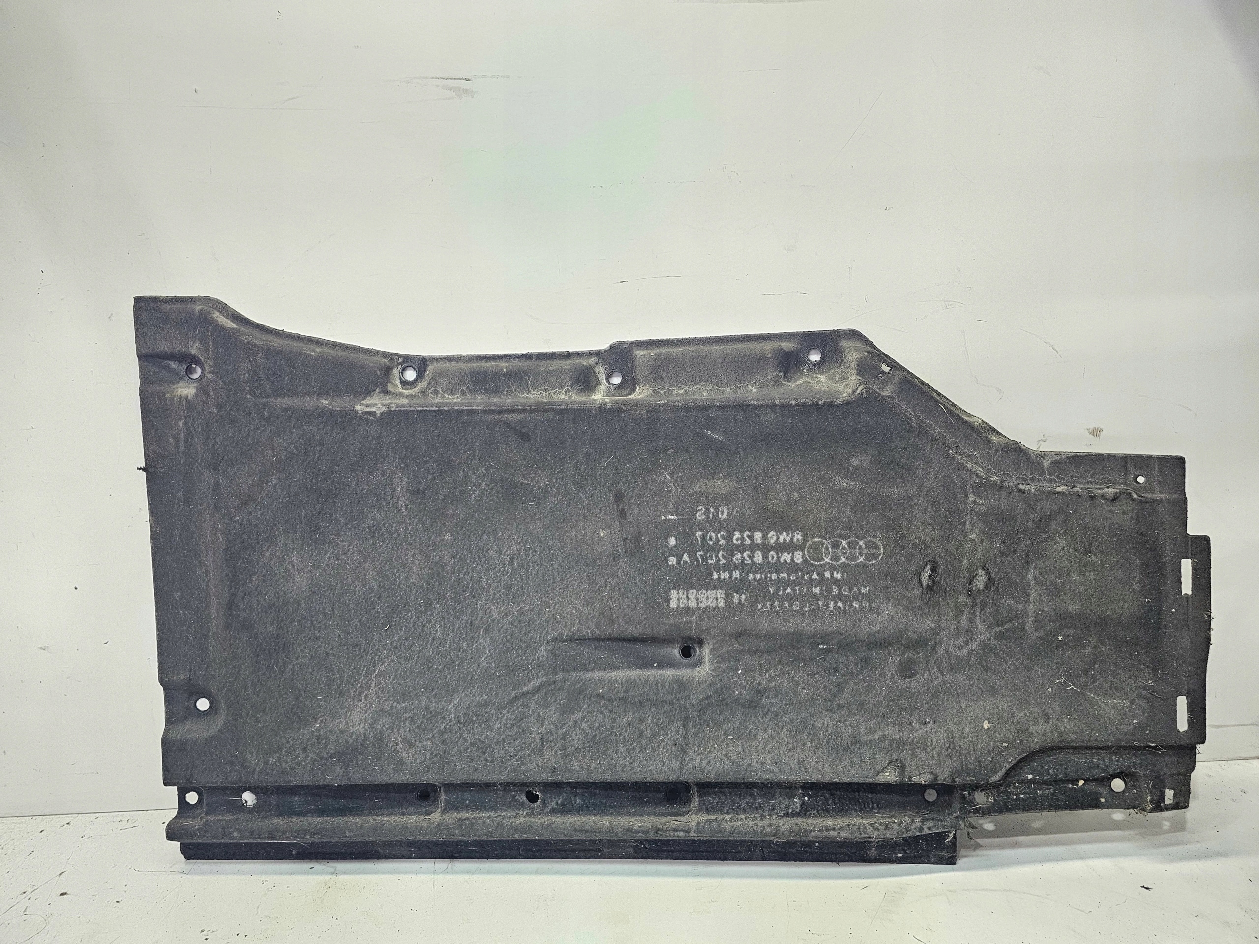 cover chassis left AUDI A4 B9 A5 8W 8W0825207 1/26