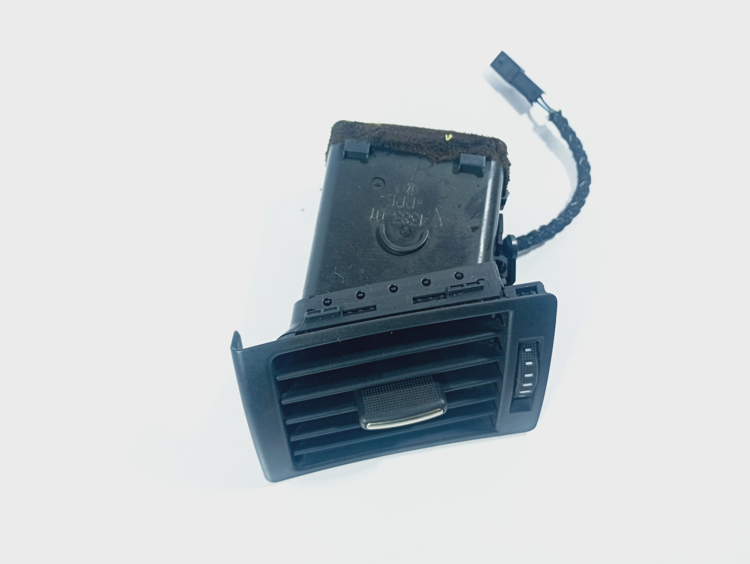 grid air conditioning devices air left driver´s OE 8E0820901F Audi A4 B6 01-02
