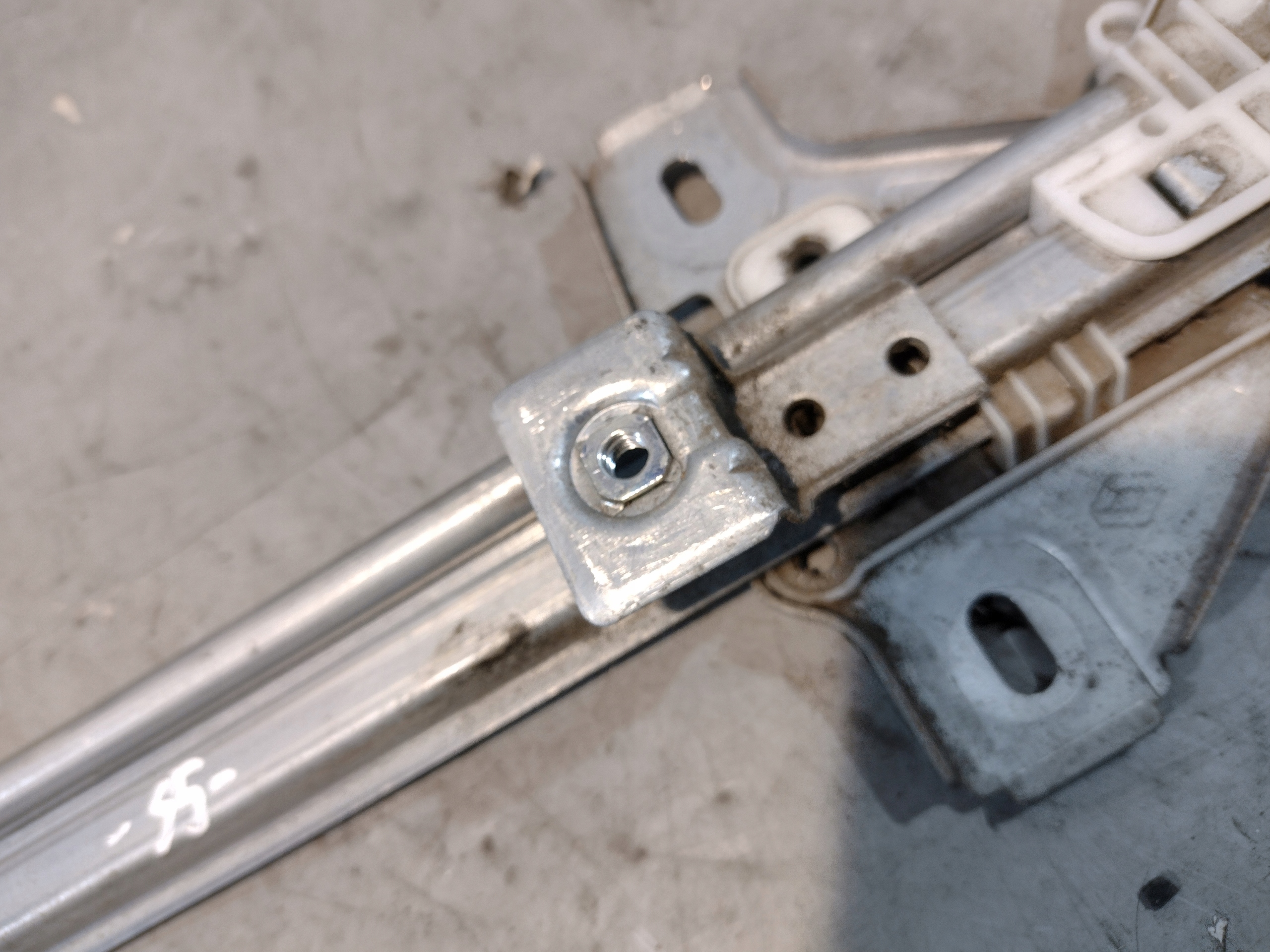 lift manual windows right front Nissan Interstar and 1 7700352491