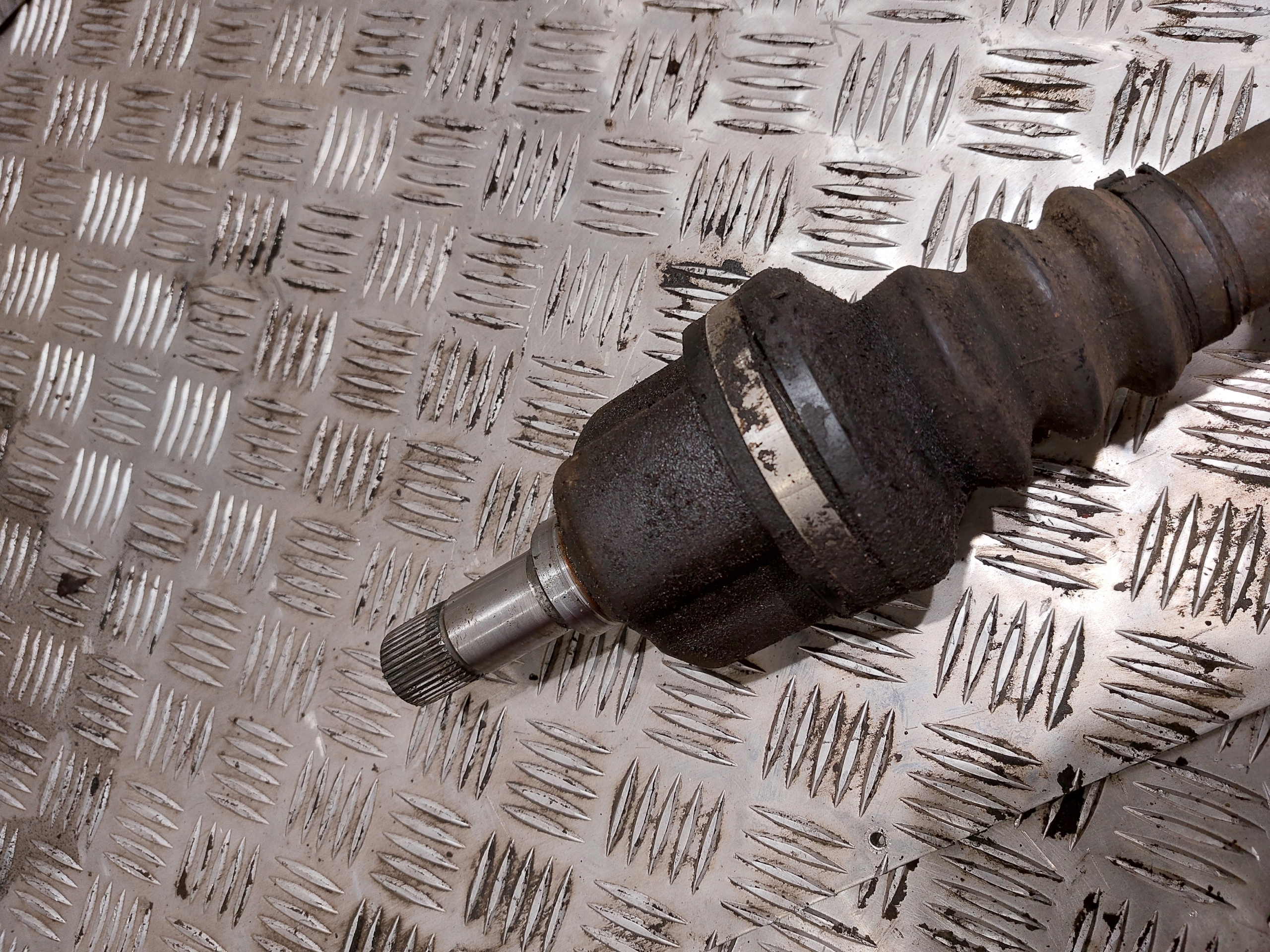 semi-axis left PEUGEOT 407 2.0HDI