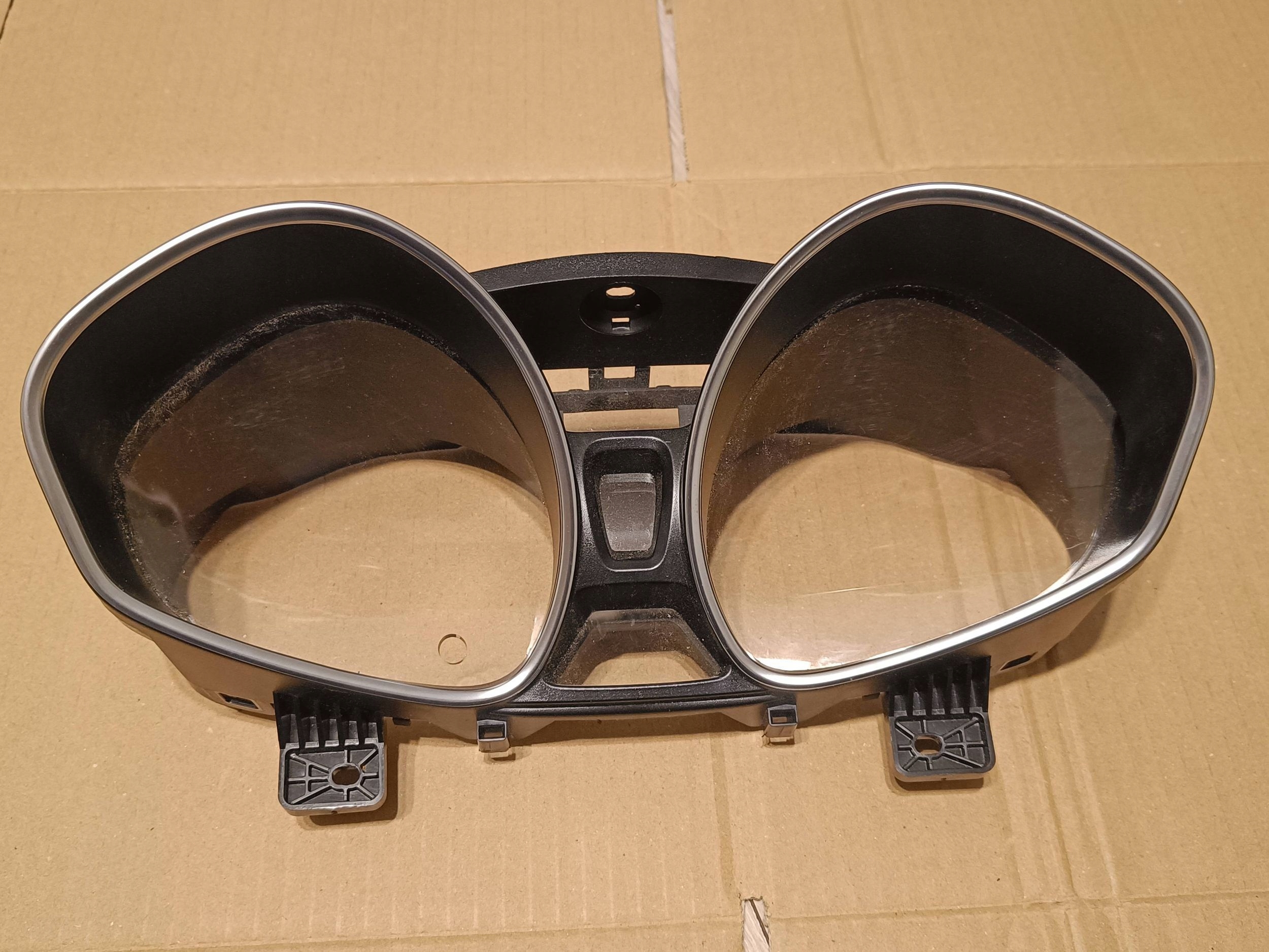 FORD FIESTA MK7 LIFT instrument panel frame cover window