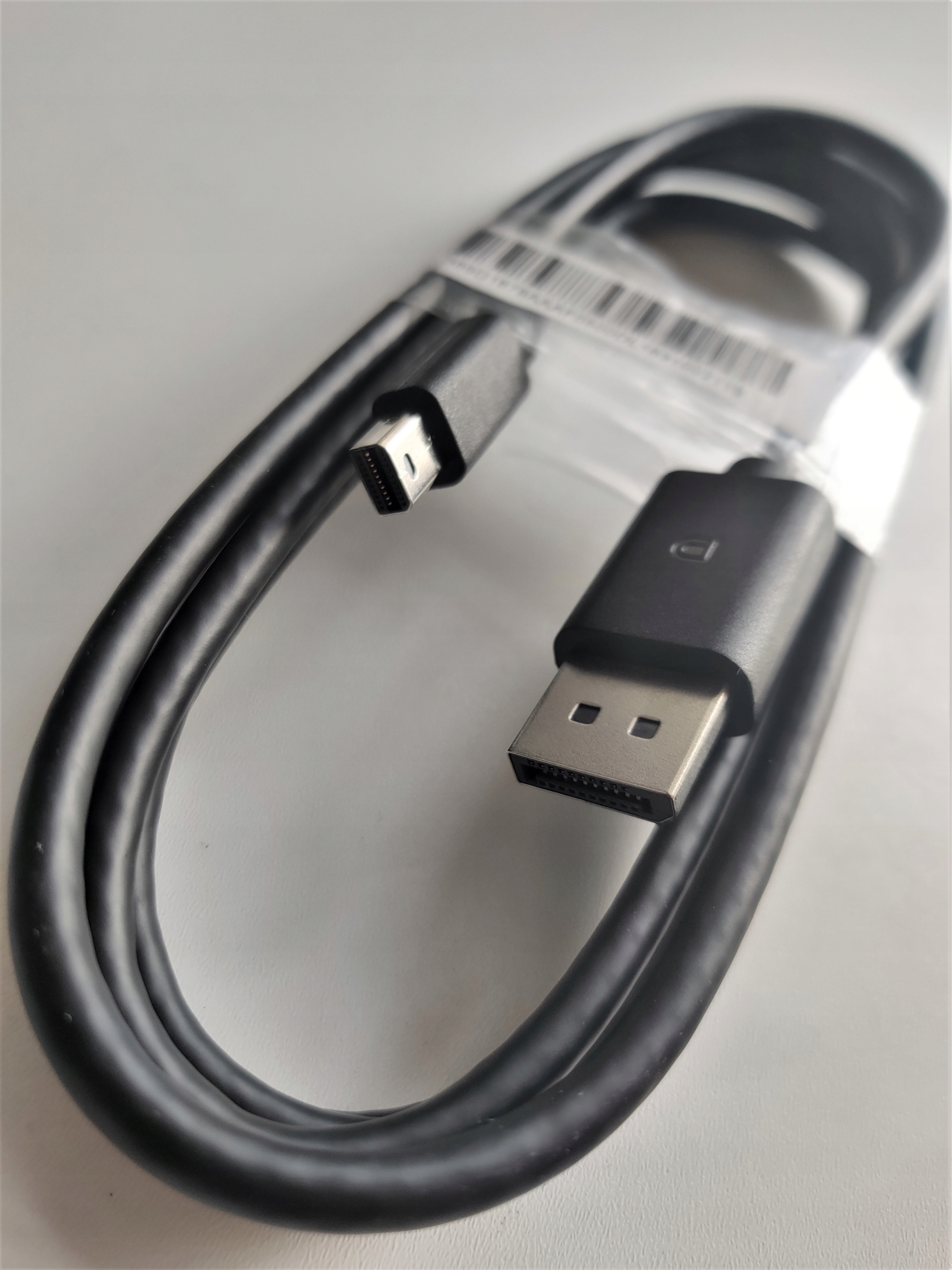 Kabel DisplayPort Mini/DisplayPort 2m czarny Złącza DisplayPort - mini DisplayPort