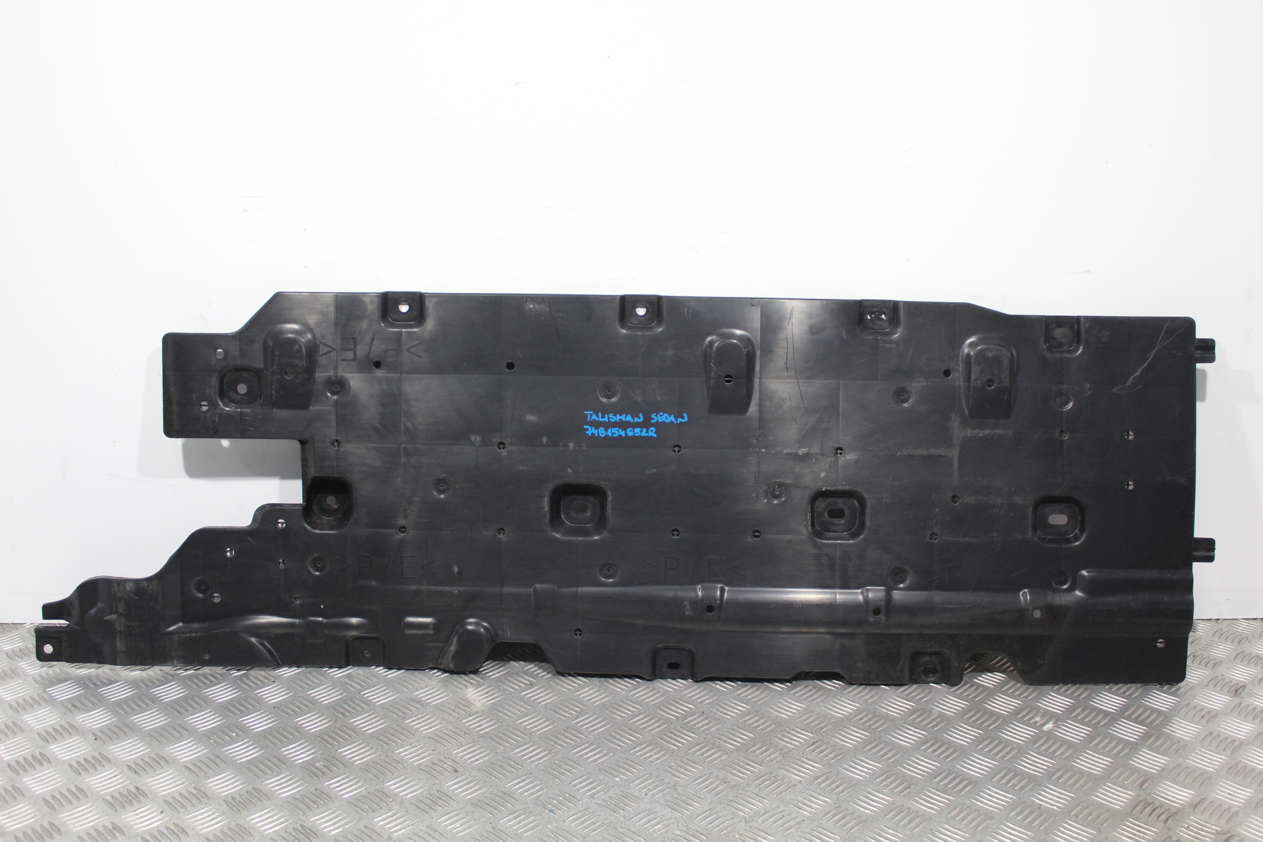 BLENDE ABDECKUNG UNTERFAHRSCHUTZ LINKS TALISMAN INITIALE 748154652R