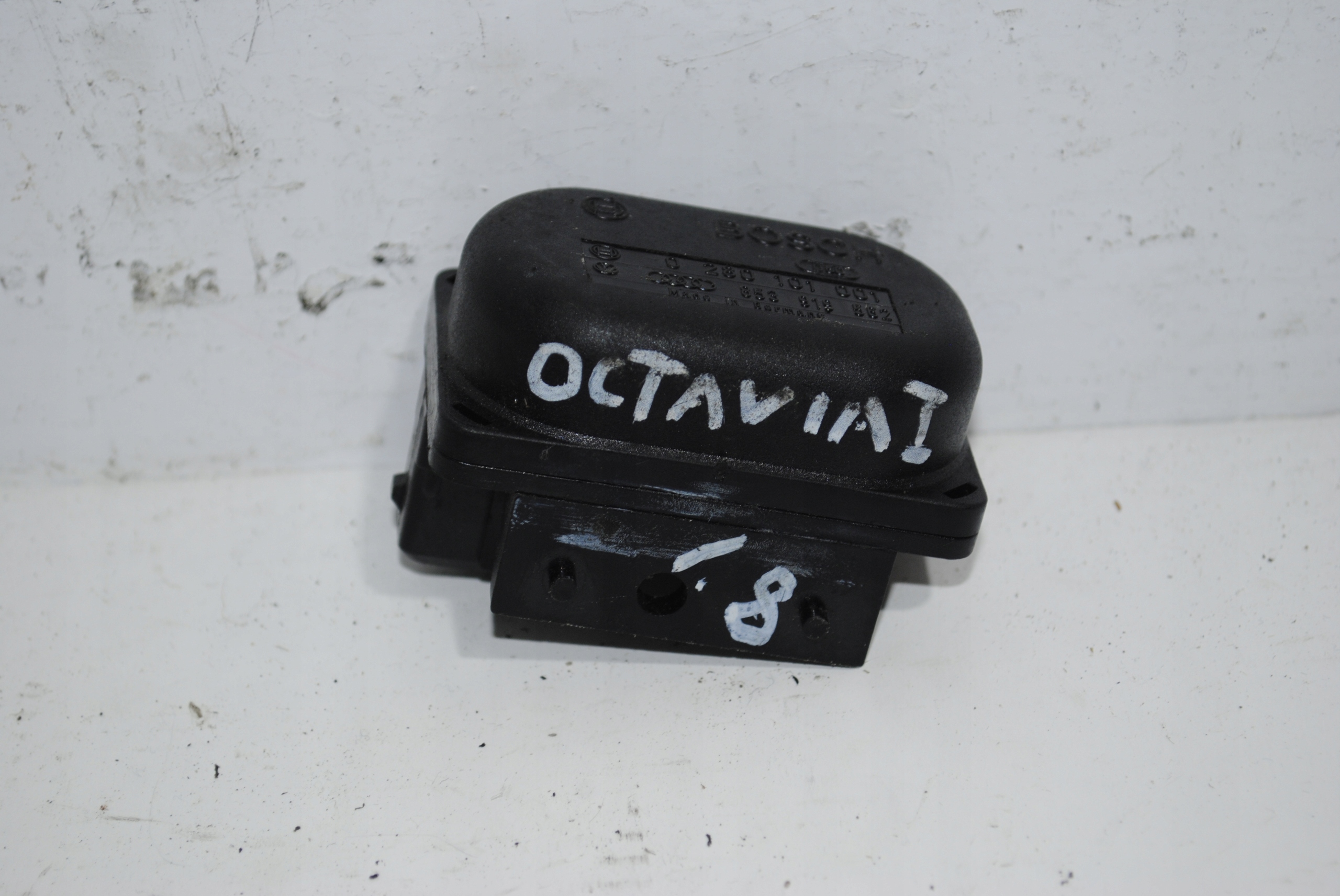 ДАТЧИК ДАВЛЕНИЯ SKODA OCTAVIA И 0280101001