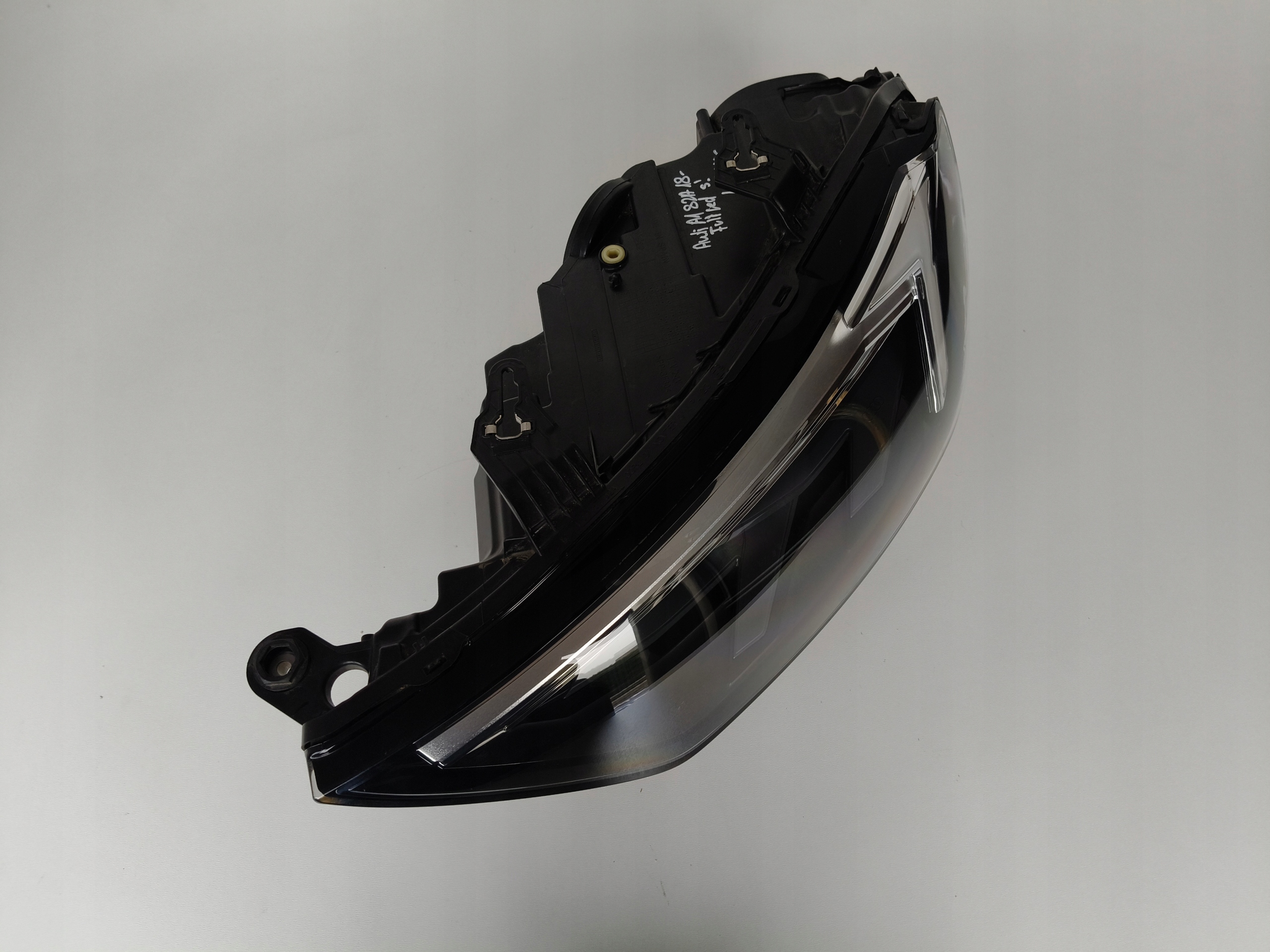 light left REFLEKTOR AUDI A1 II 82A 18- FULL LED