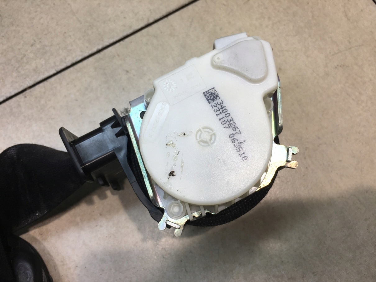 tension belt safety left front BMW 3 E92 9138243