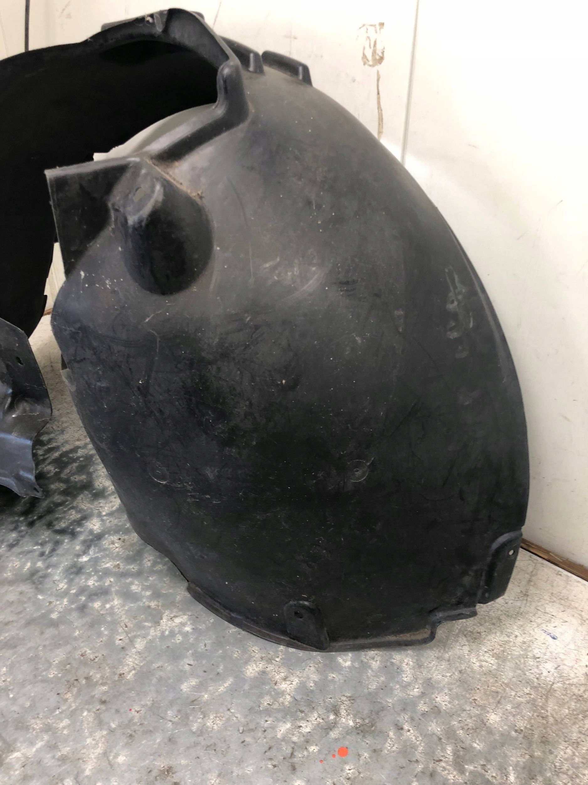 mudguard right front AUDI Q5 8R0821172F