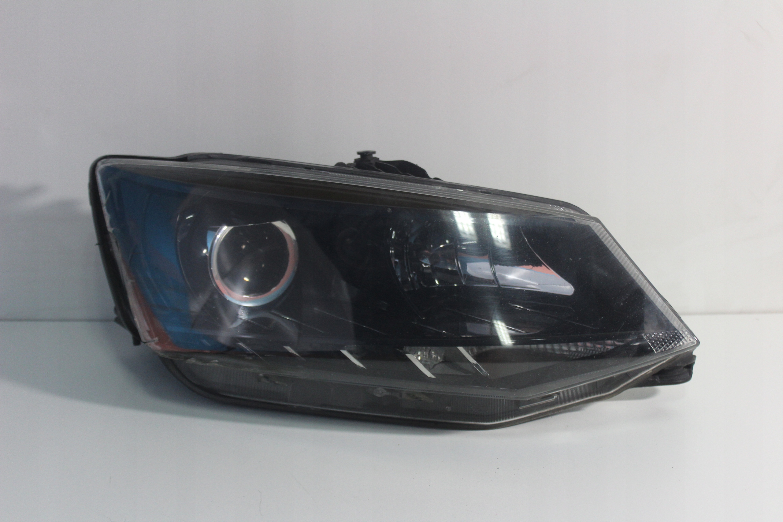 фара правая SKODA FABIA 3 III линза led коробка целая 6V1941016A