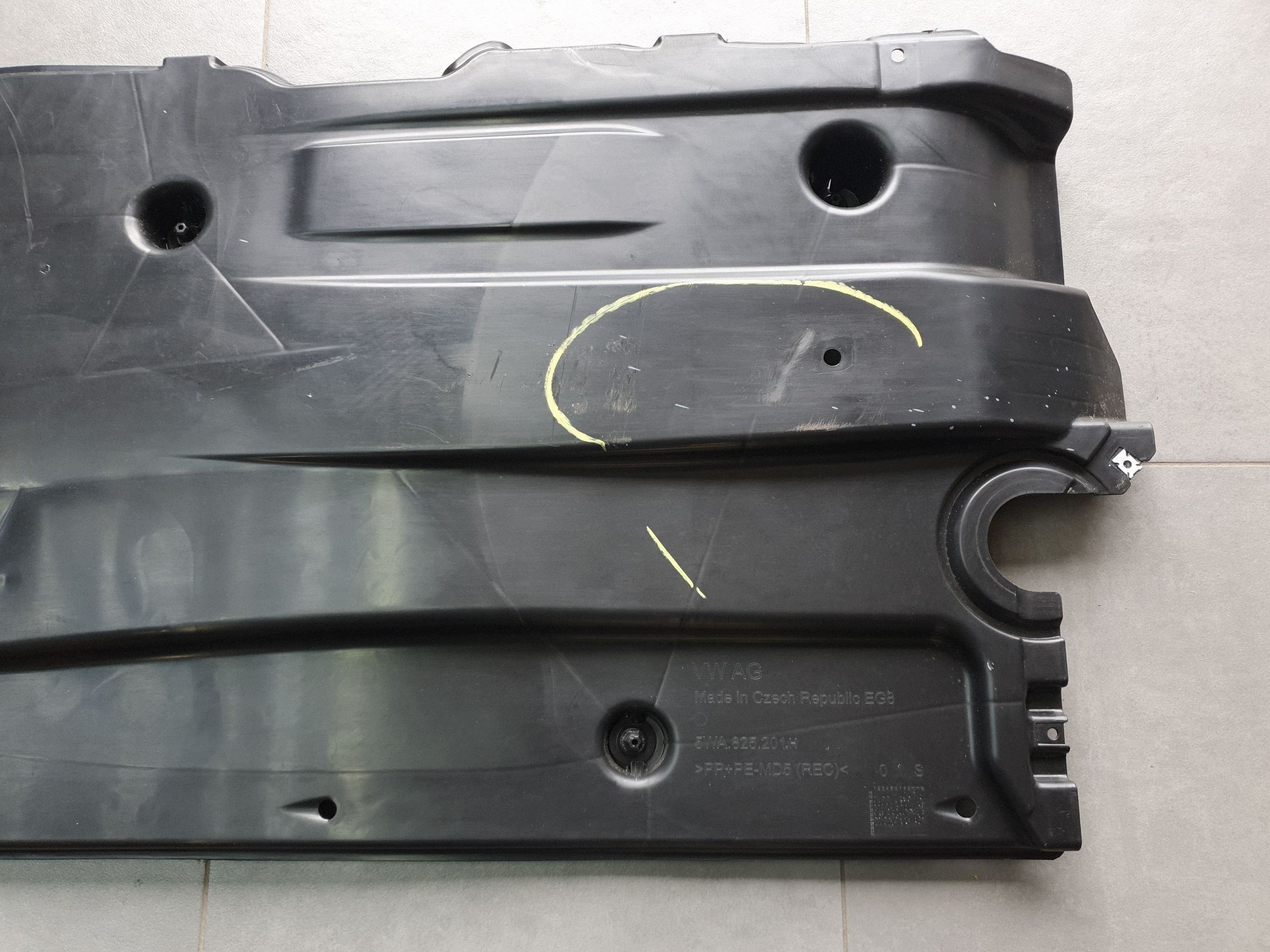 Audi A3 8Y HB cover chassis side left 5WA825201H