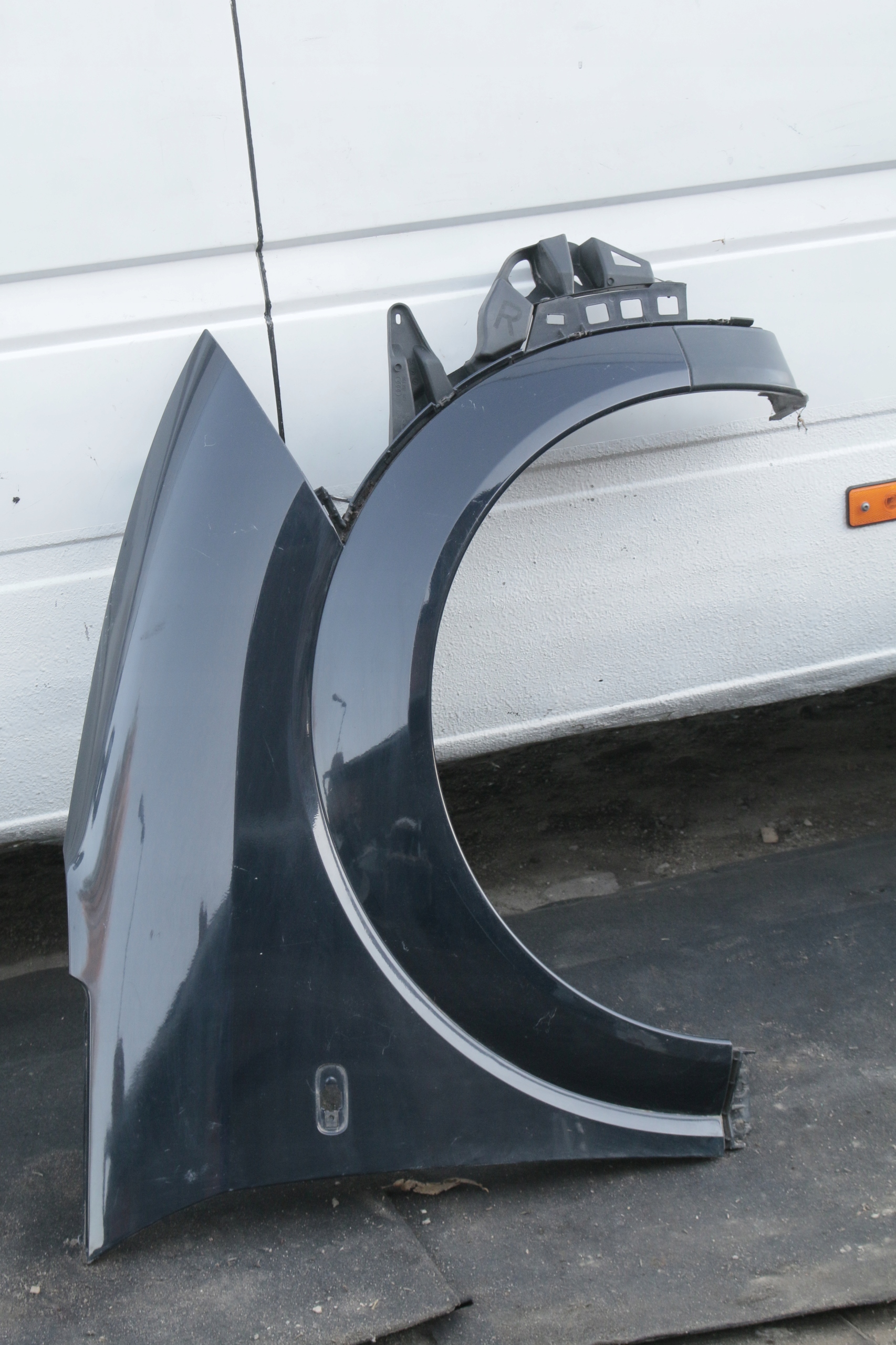 Крило правий Audi A2