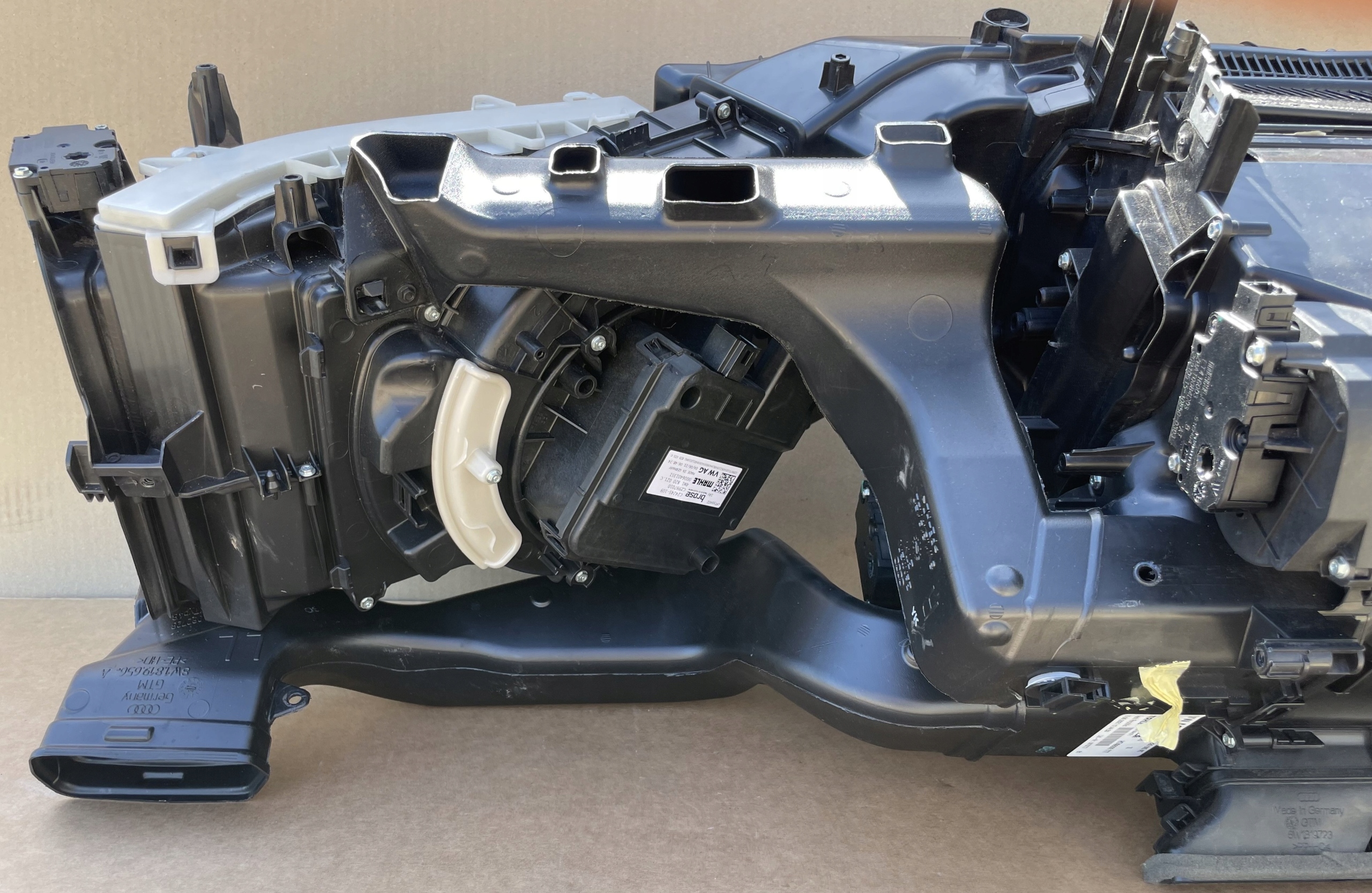 Bloc de chauffage complet AUDI A4 B9 LIFT A5 8W1820005AT Original Comme Neuf