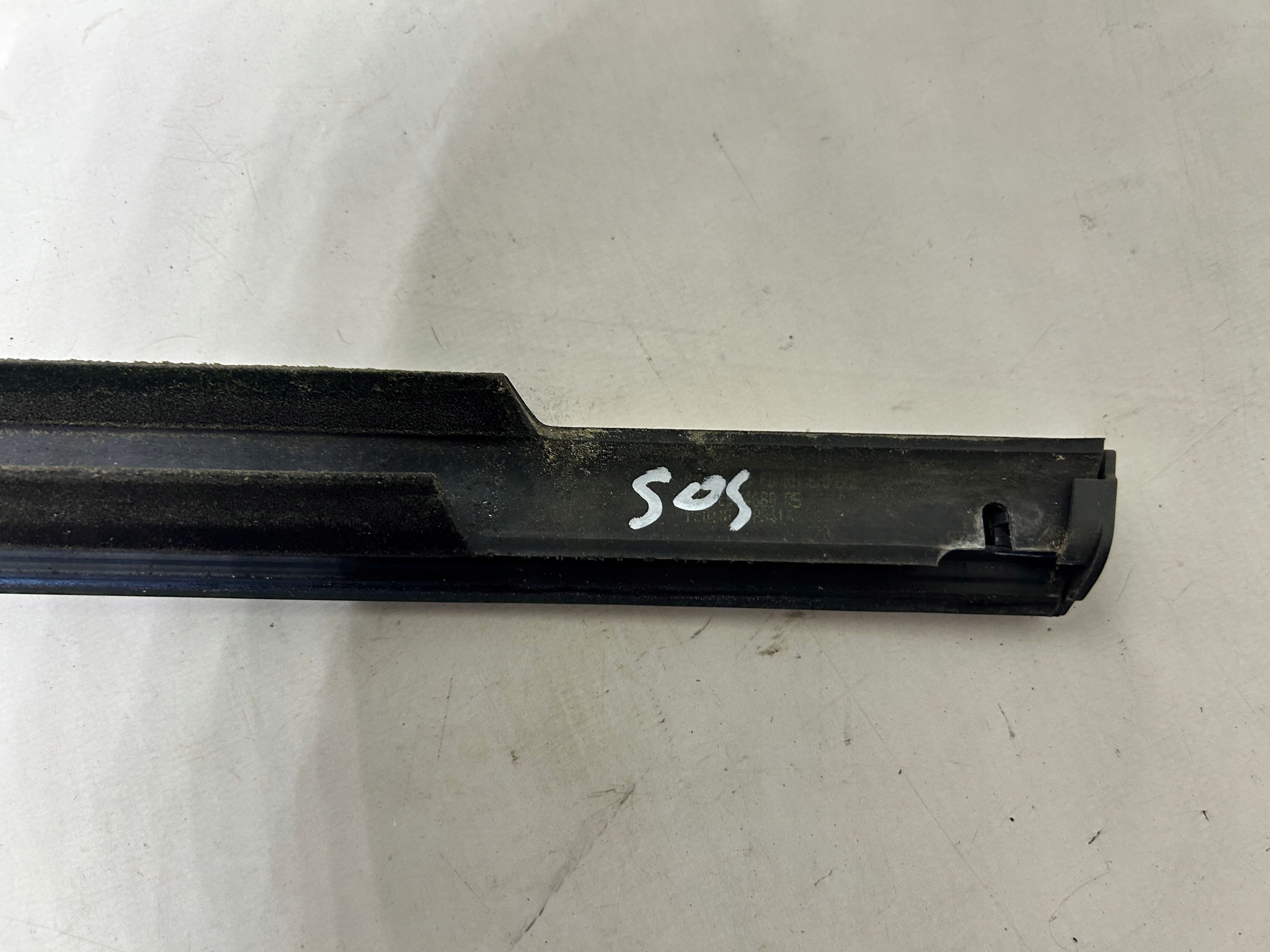 moulding door right front dust CHROM MERCEDES W251