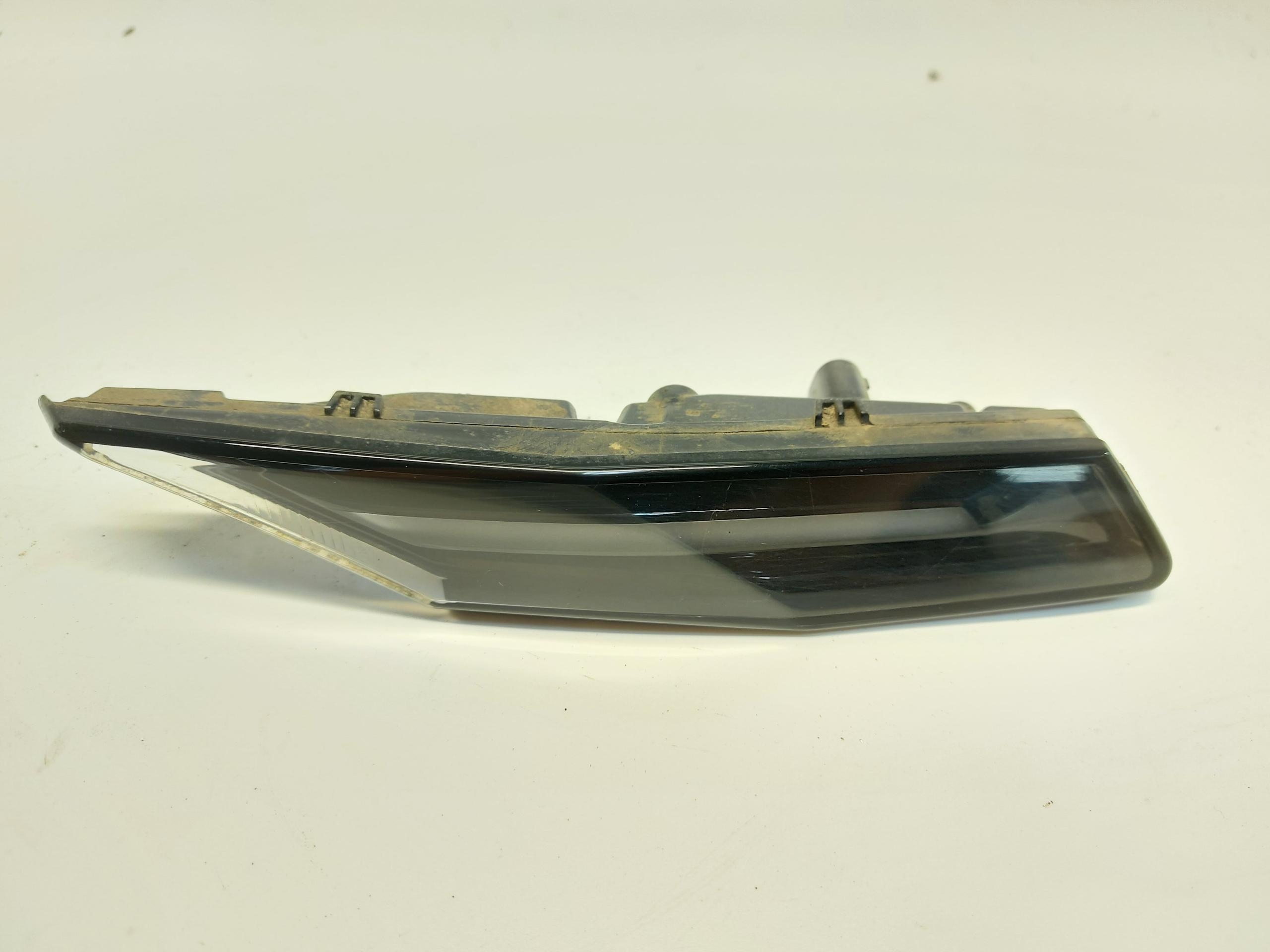 Porsche Taycan 4S 9J1 2021r indicator right 9j1953042F