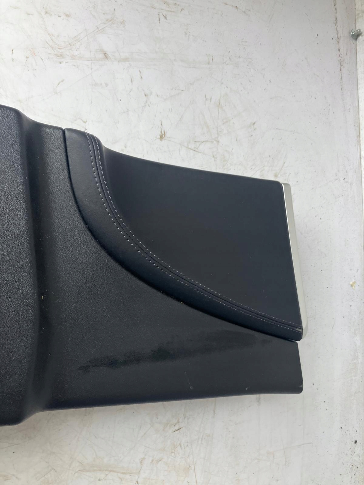cover SLUPKA SRODKOWEGO right DOL TESLA MODEL S leather CHROM