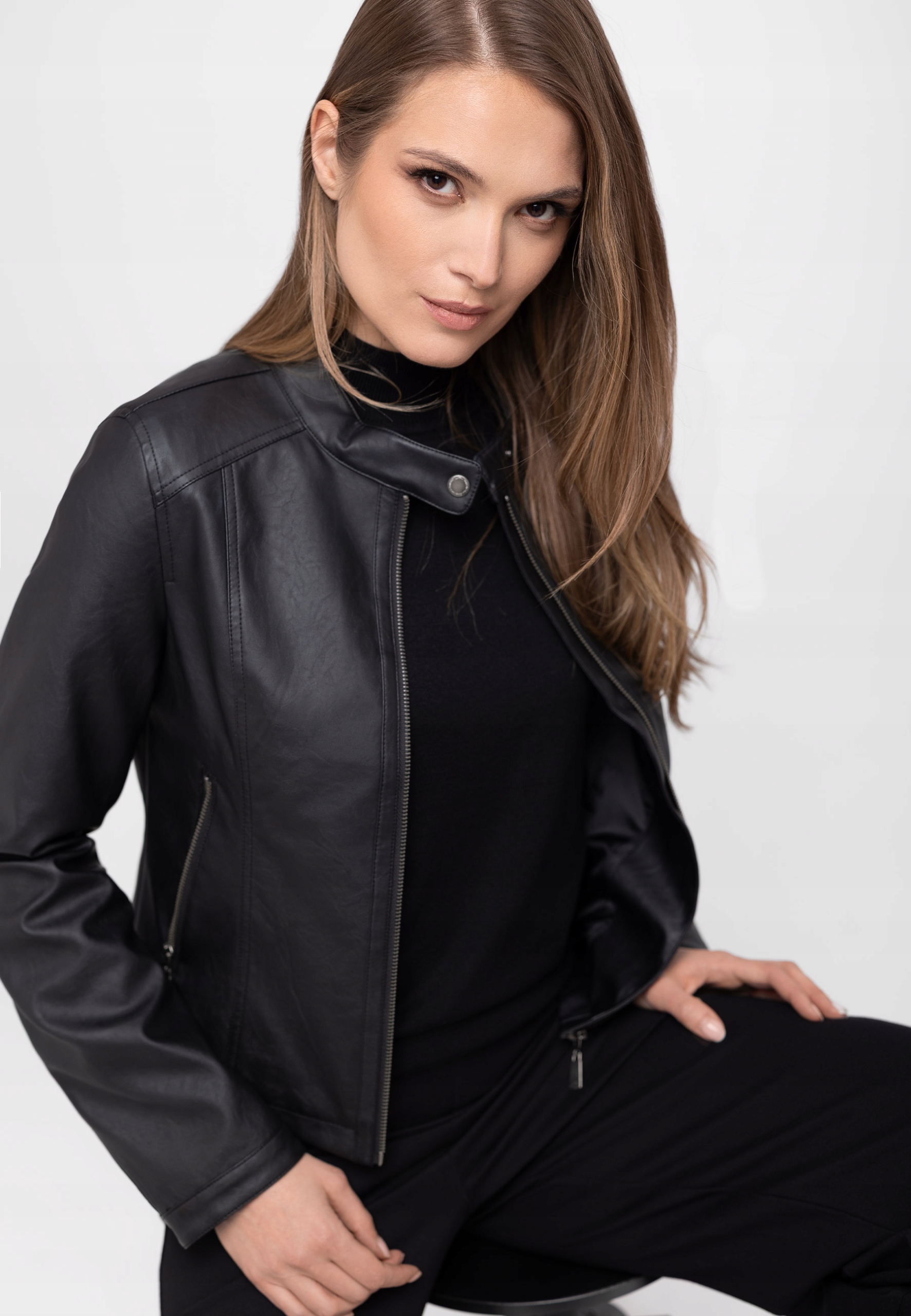 Damska Kurtka Z Ekoskóry Czarna Ramoneska Volcano J-fittya M