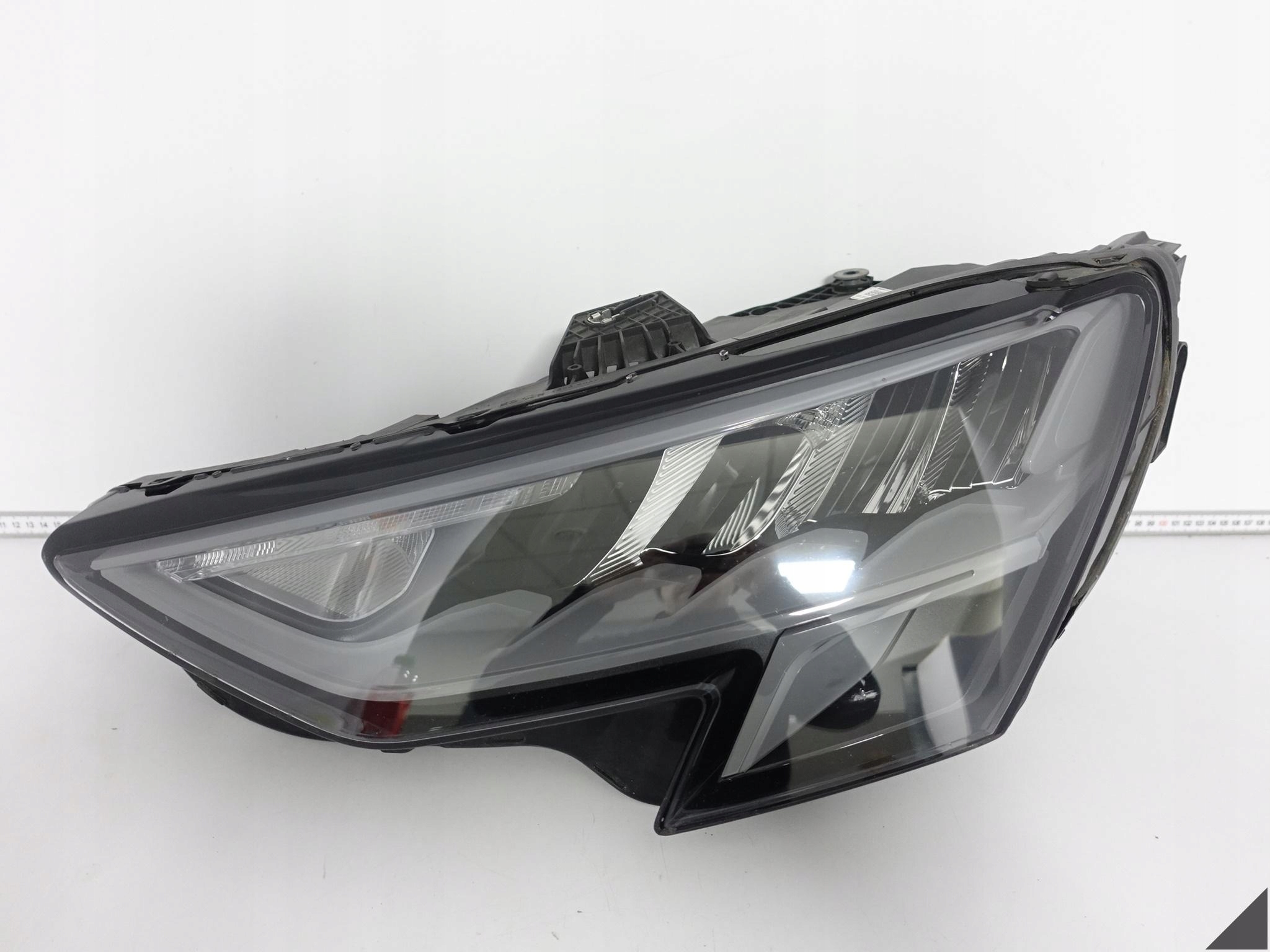 AUDI A3 S3 8Y0 20-24 light ZWYKLA / BASIS FULL LED left front EUROPA