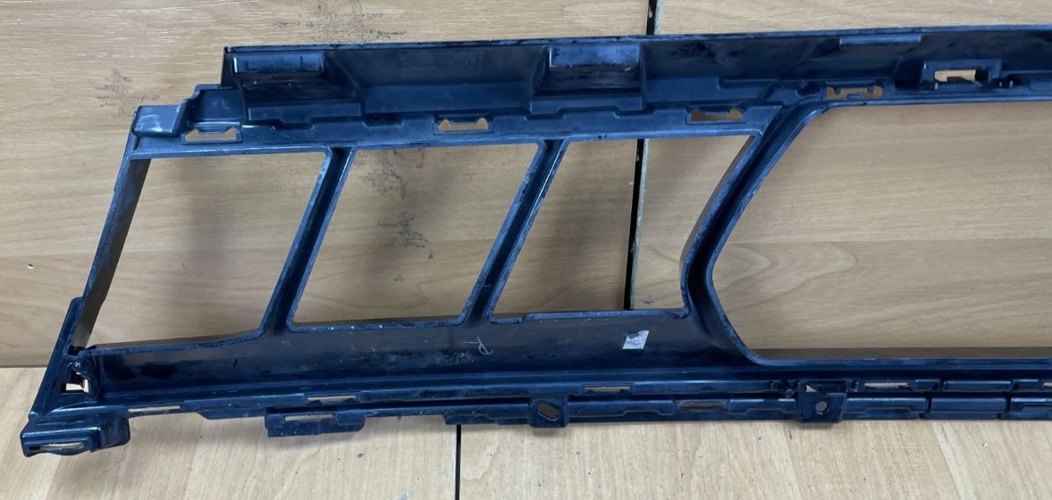 BMW X5 G05 LIFT m-packet grid central of a bumper front front 8085619