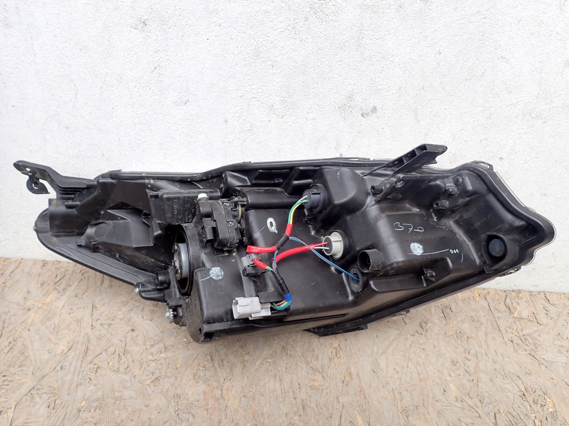 light left REFLEKTOR TOYOTA YARIS 3 III P13 LIFT 2014-2017R