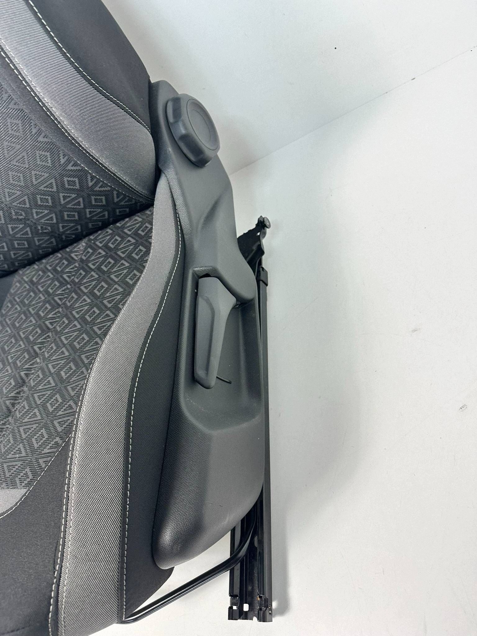 OPEL MOKKA II B seat left front EUROPA