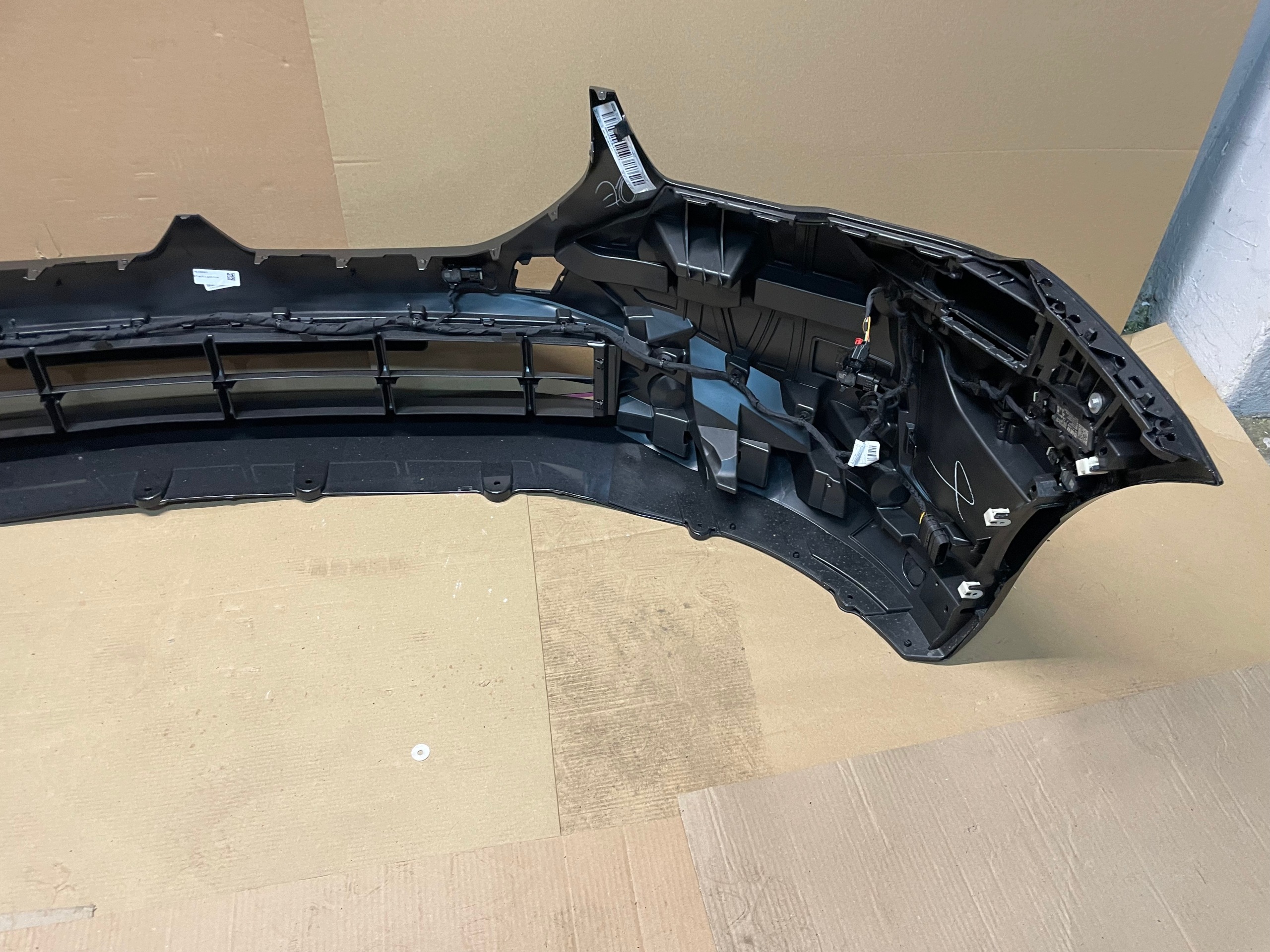 bumper front 6X PDC complete BMW 5 G60 G61 colour 475 EUROPA