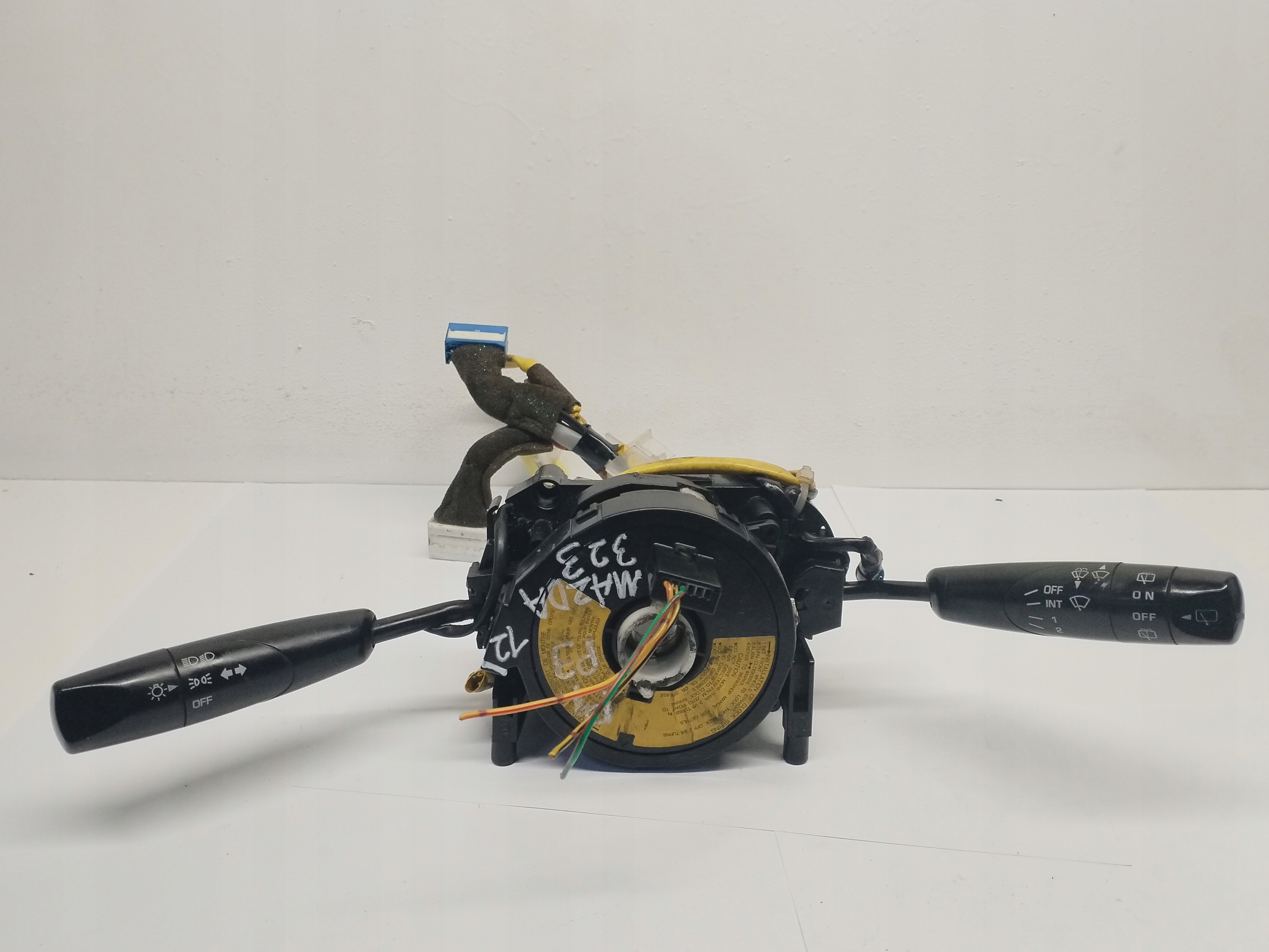steering wheel levers and controls pajak z ring Mazda 323 175026