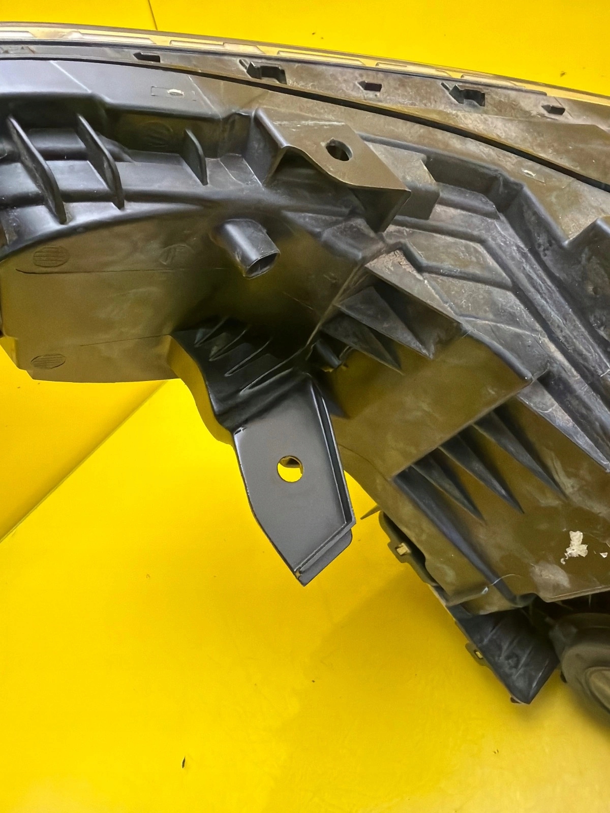 light right front Volvo EX30 Full Led 80000628