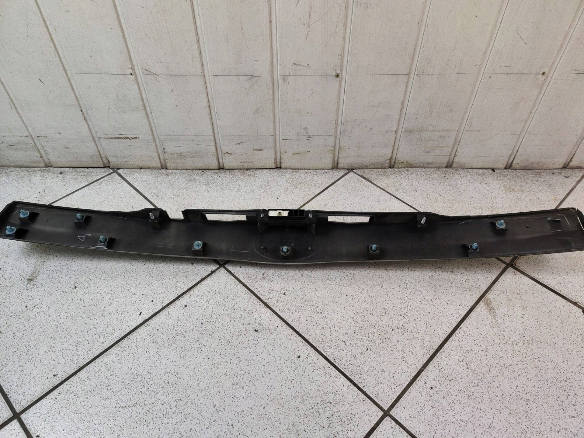 cap bonnet Toyota Prius 3 facelift 2011 76801-47070