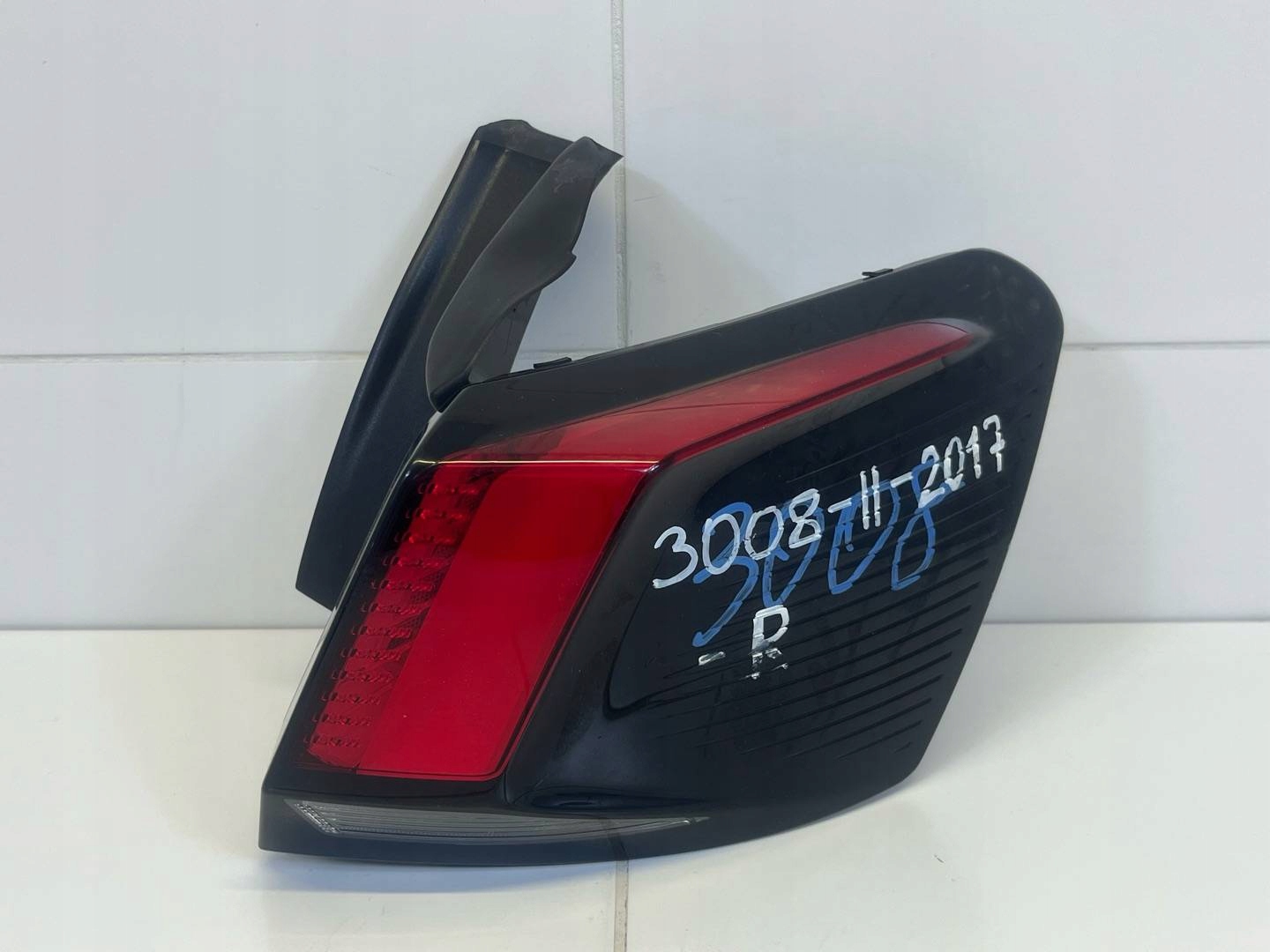 light rear right side Peugeot 3008 2 2019 P8481550201