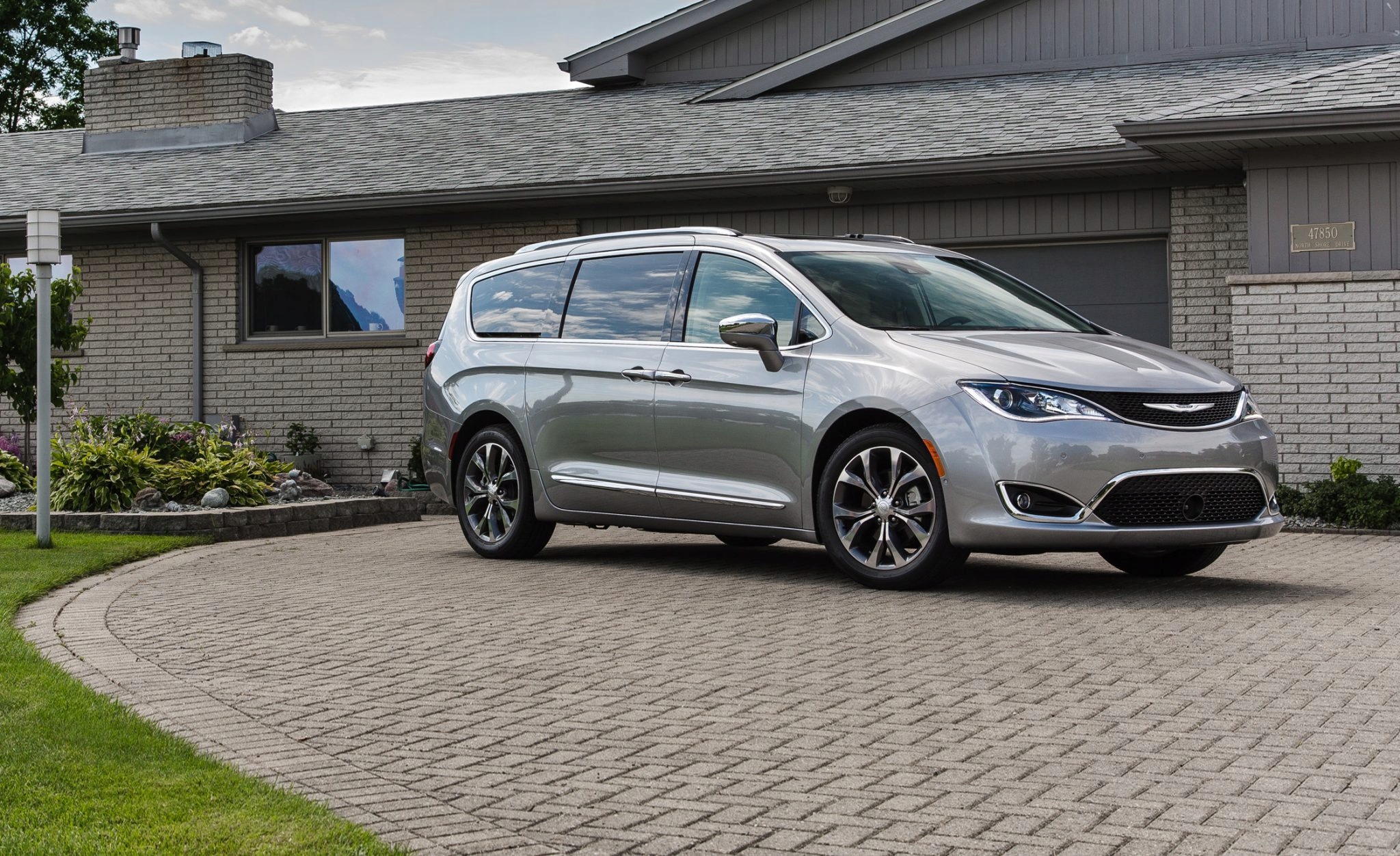 NADKOLE PRZÓD PRAWE TKANINA CHRYSLER PACIFICA 21- Producent części Inny