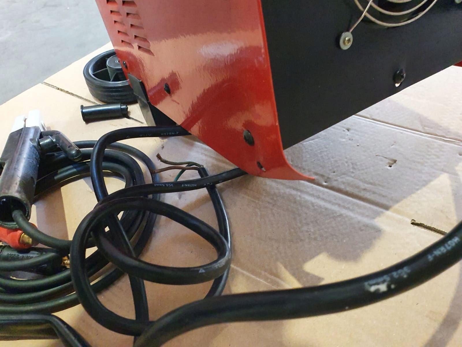 SPAWARKA TRANSFORMATOROWA ELEKTRODOWA MMA VANDER MASTERY VEW200 200A #187 Zakres spawania 70-200 A