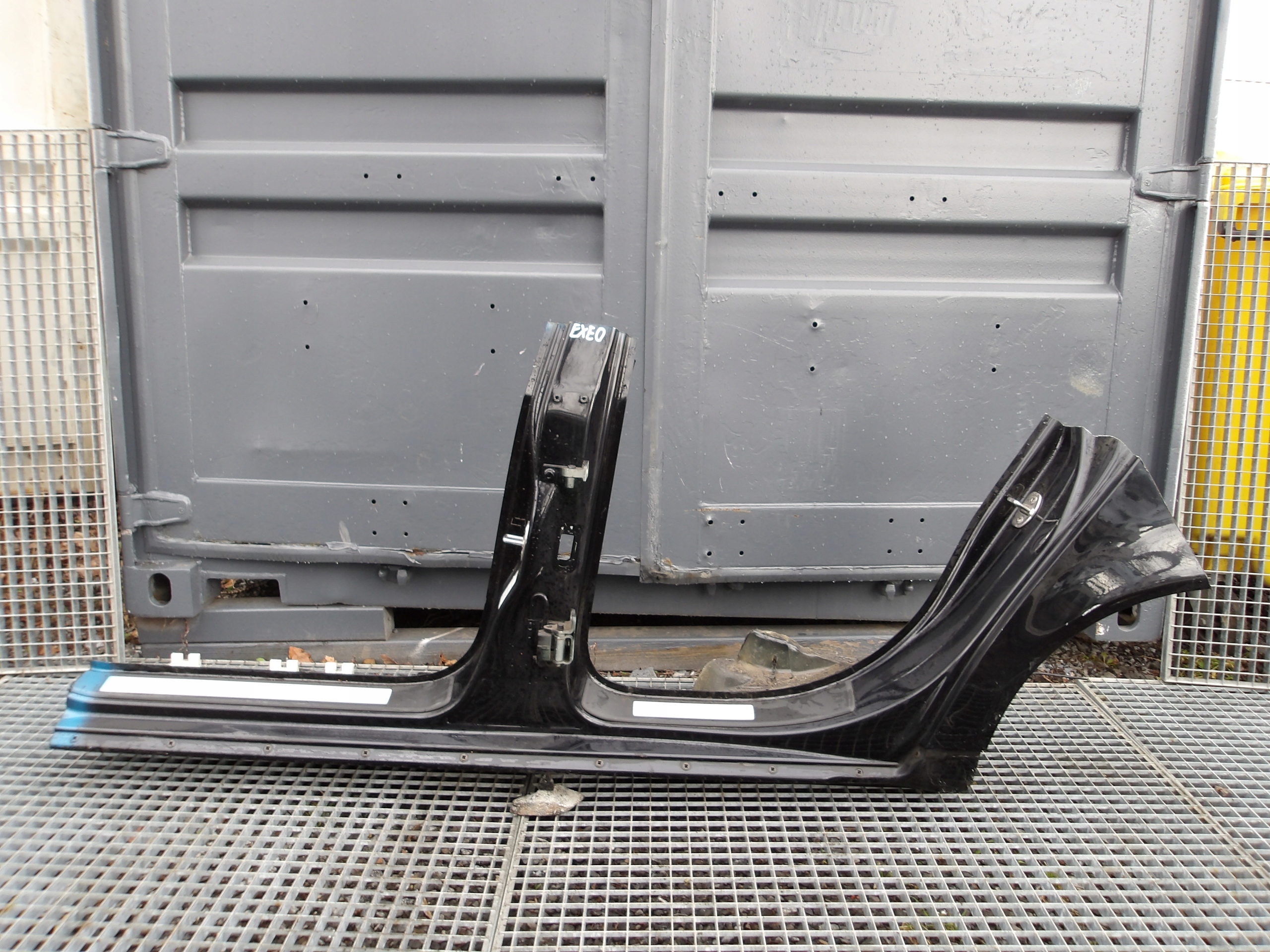 SEAT EXEO KOMBI threshold ZE SLUPKIEM right left BOK