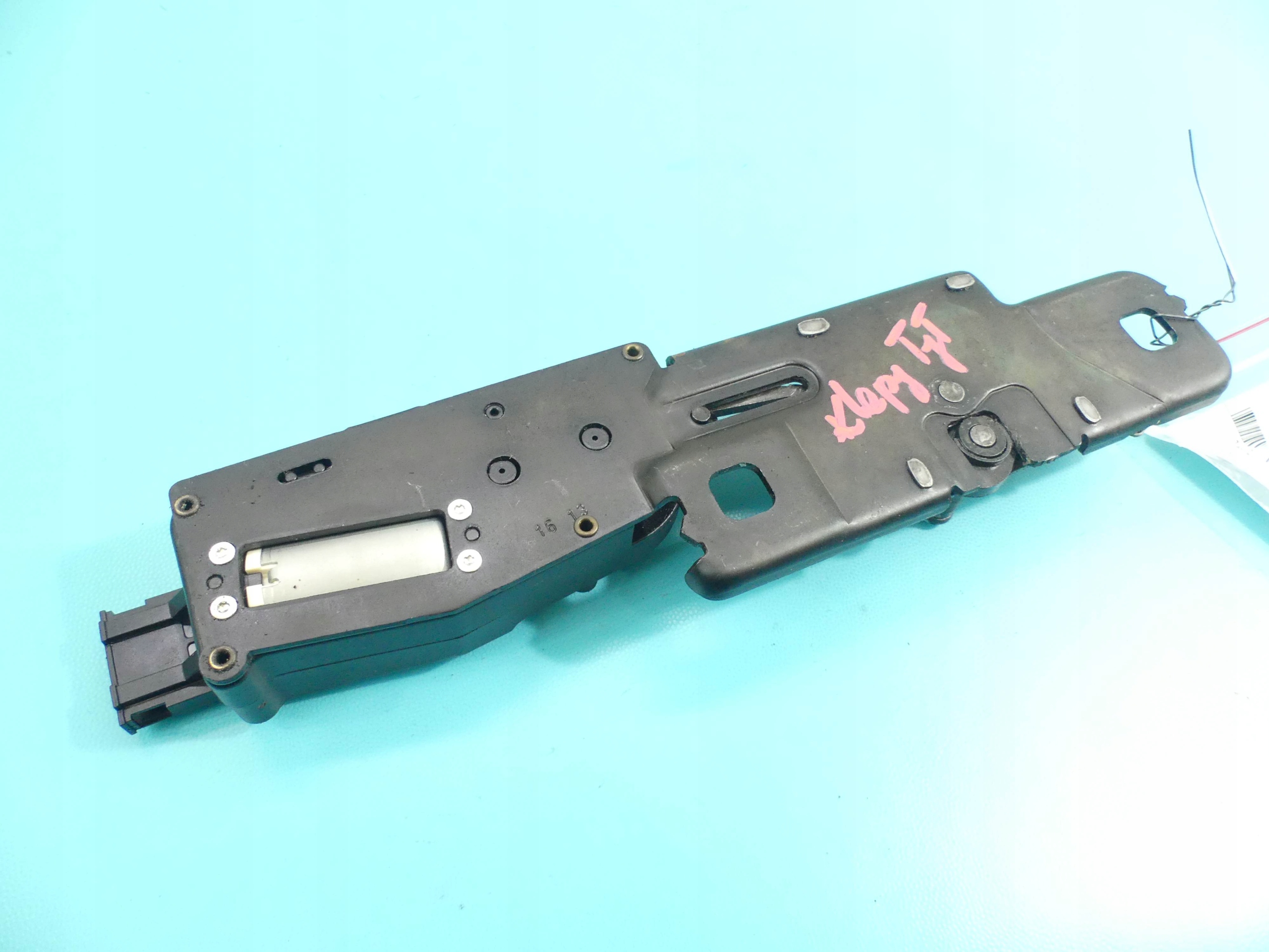 ZAMEK KLAPY TYŁ 4F9827383E AUDI Q7 I 4L HB